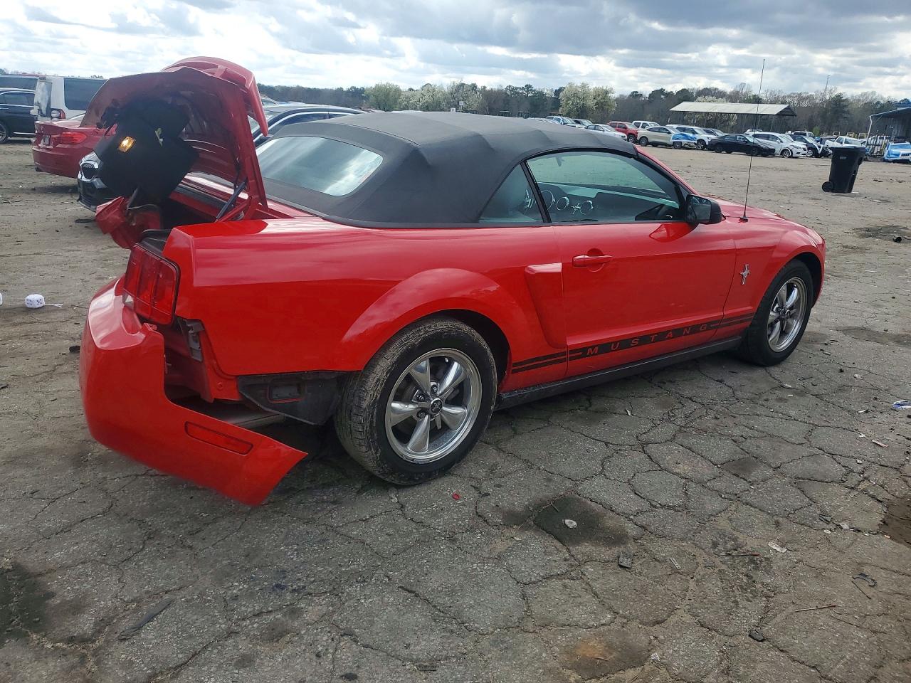 2005 Ford Mustang Red vin: 1ZVFT84N655170411