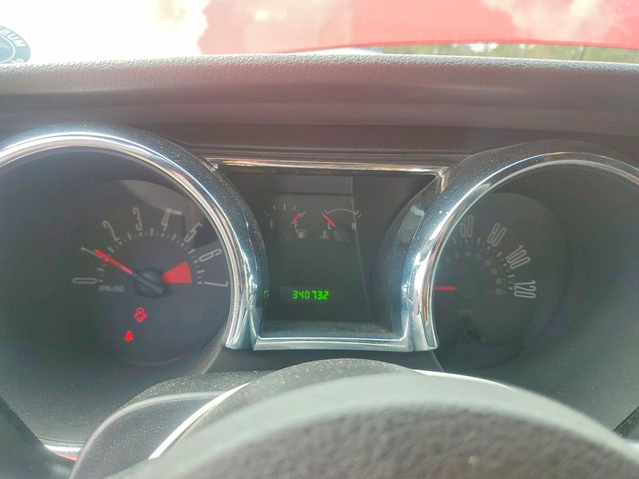 2005 Ford Mustang Red vin: 1ZVFT84N655170411