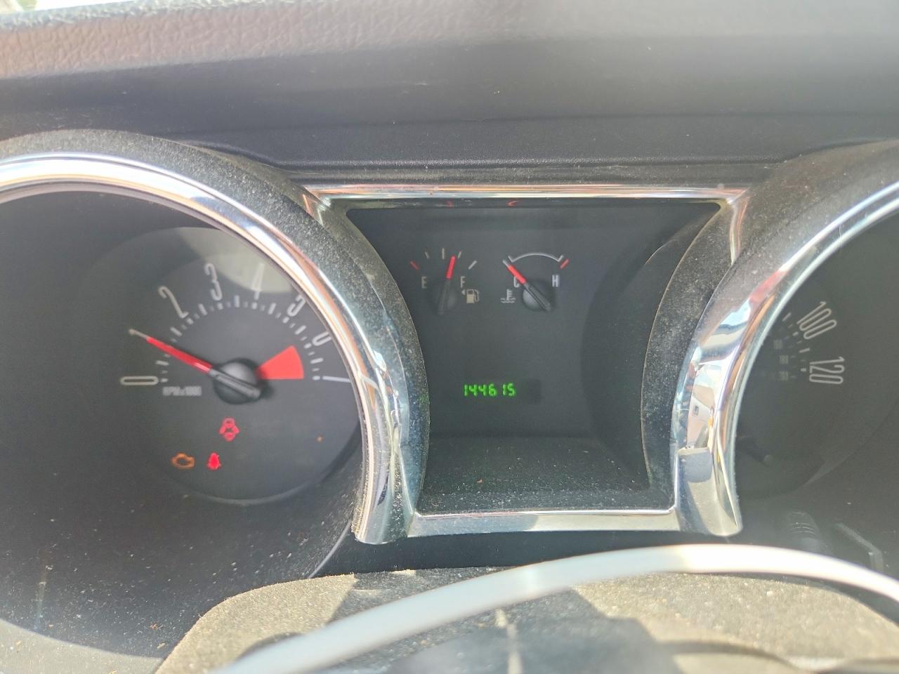 2005 Ford Mustang Silver vin: 1ZVFT84N655215976