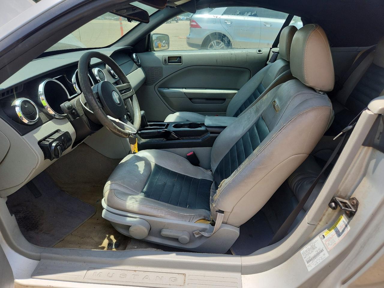 2005 Ford Mustang Silver vin: 1ZVFT84N655215976
