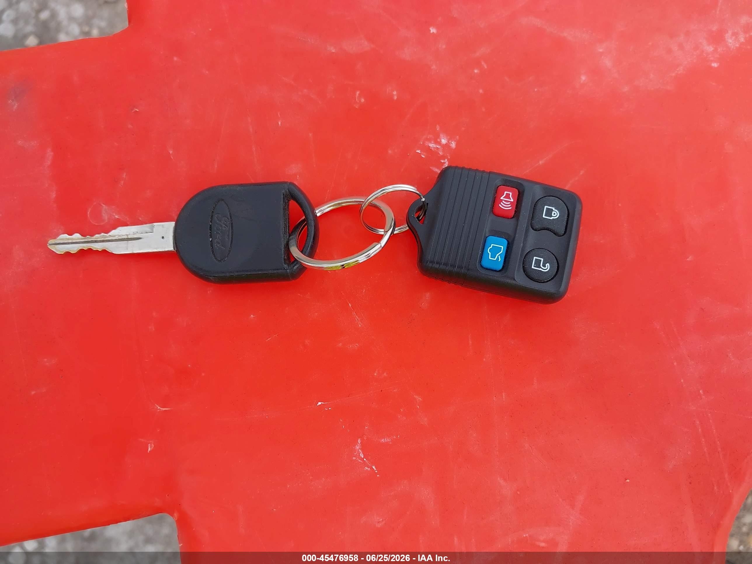 2006 Ford Mustang V6 Red vin: 1ZVFT84N665138737