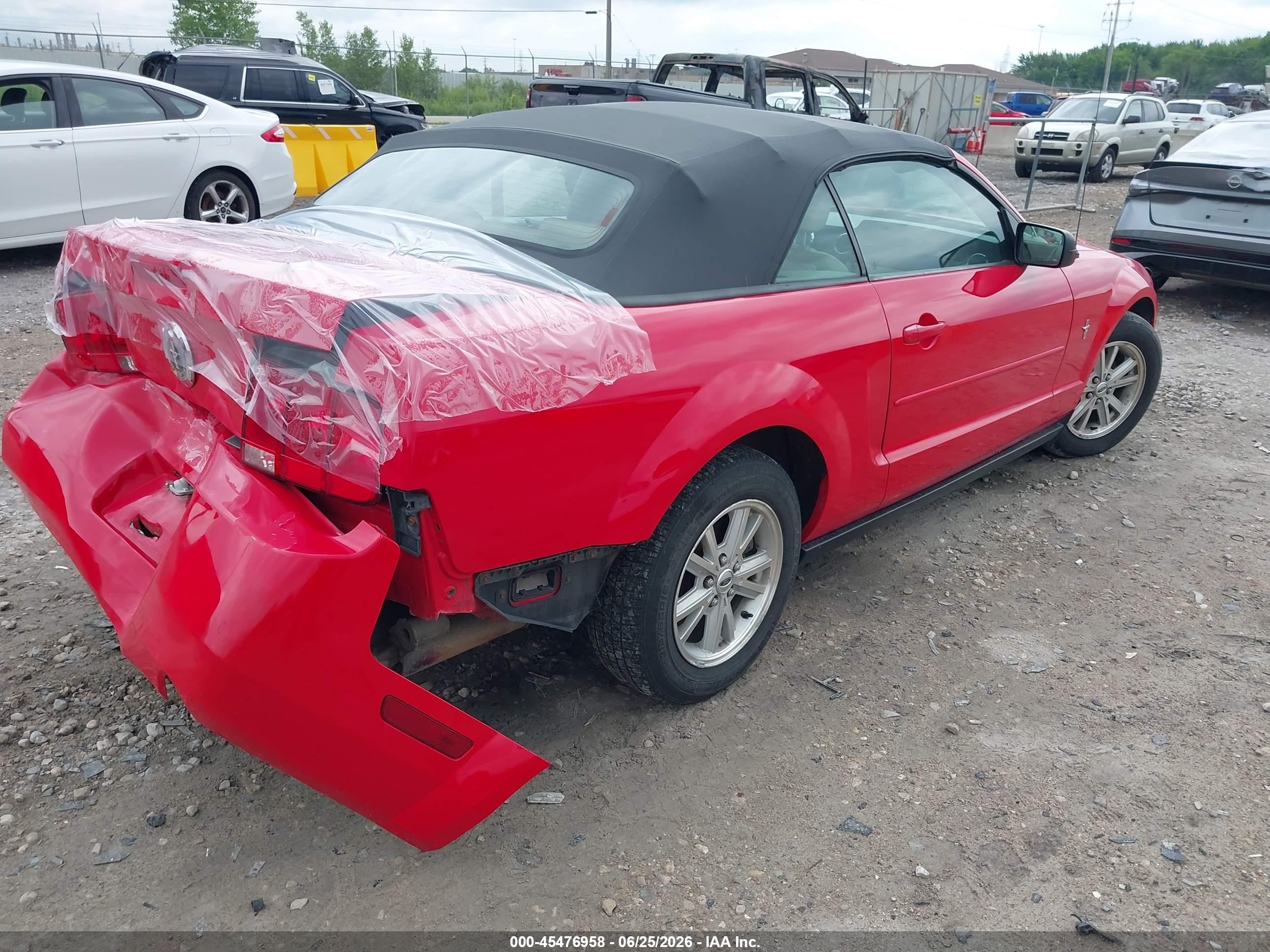 2006 Ford Mustang V6 Red vin: 1ZVFT84N665138737