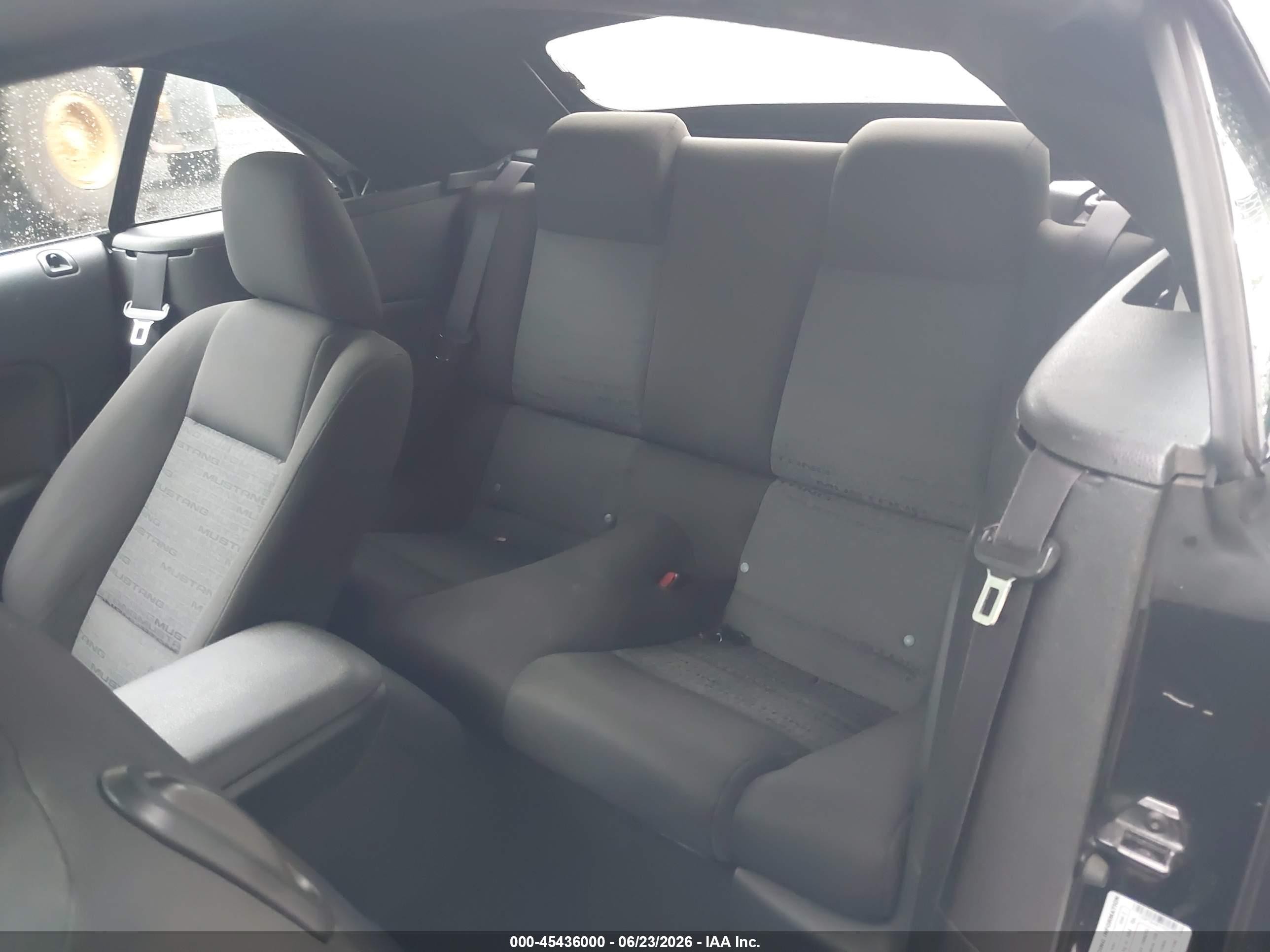 2007 Ford Mustang V6 Deluxe/v6 Premium Черный vin: 1ZVFT84N775212216