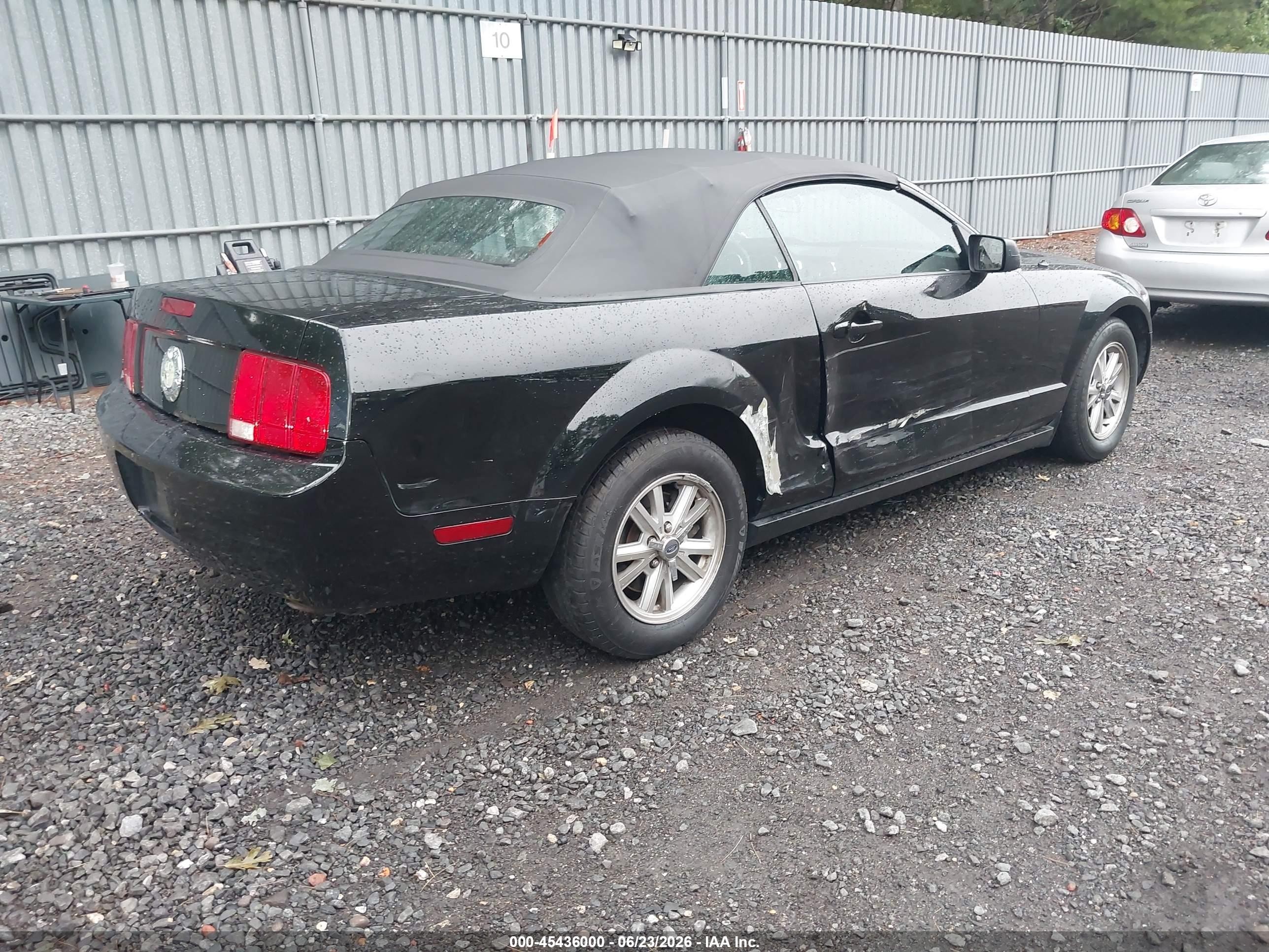 2007 Ford Mustang V6 Deluxe/v6 Premium Черный vin: 1ZVFT84N775212216