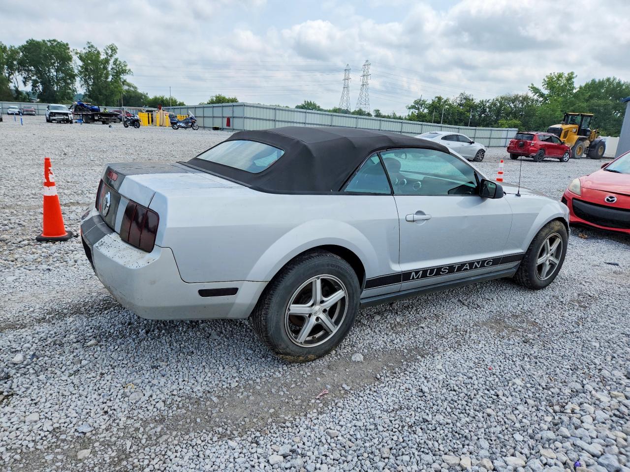 2005 Ford Mustang Silver vin: 1ZVFT84N855191650