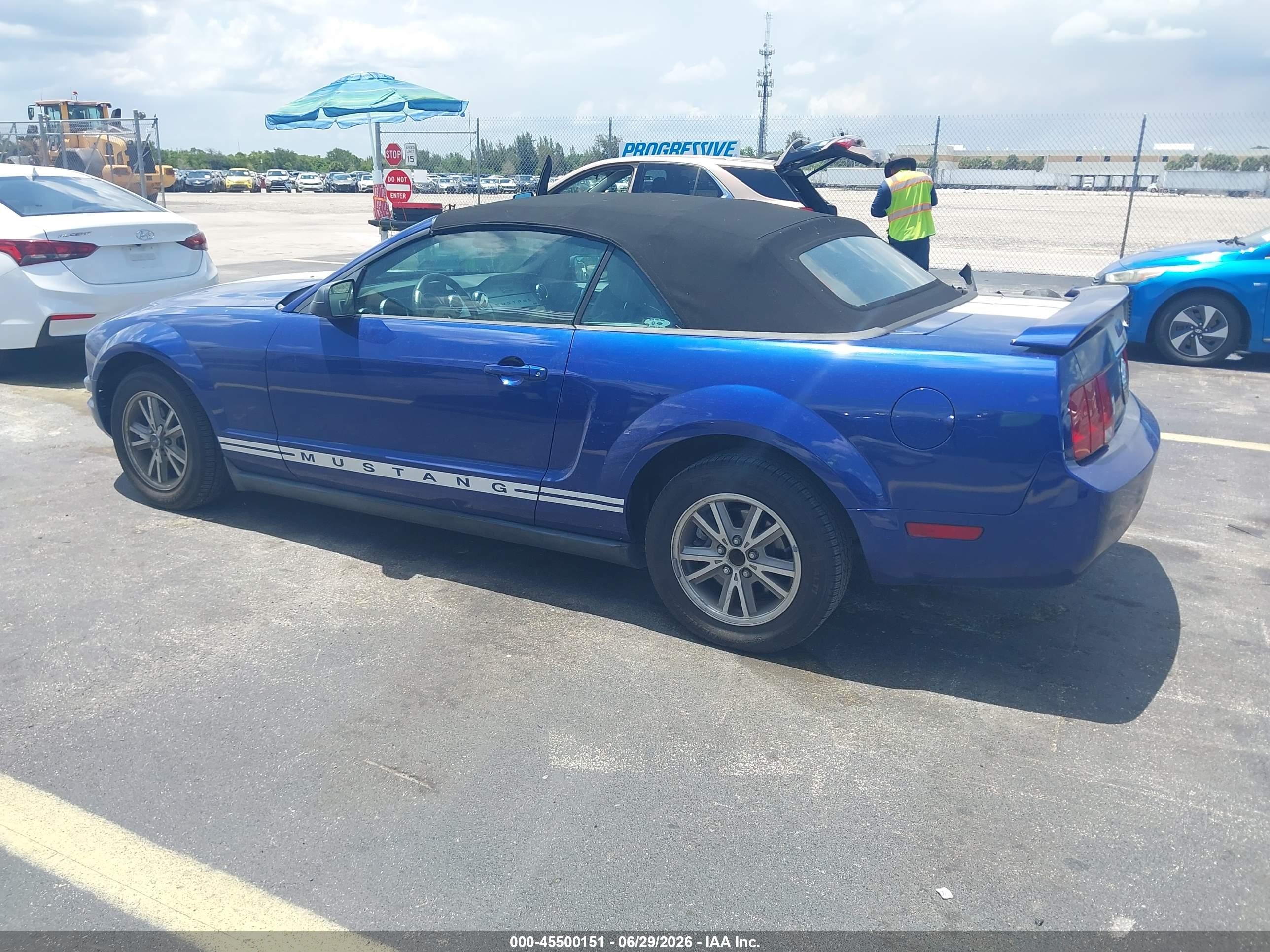 2005 Ford Mustang   Blue vin: 1ZVFT84N955199241