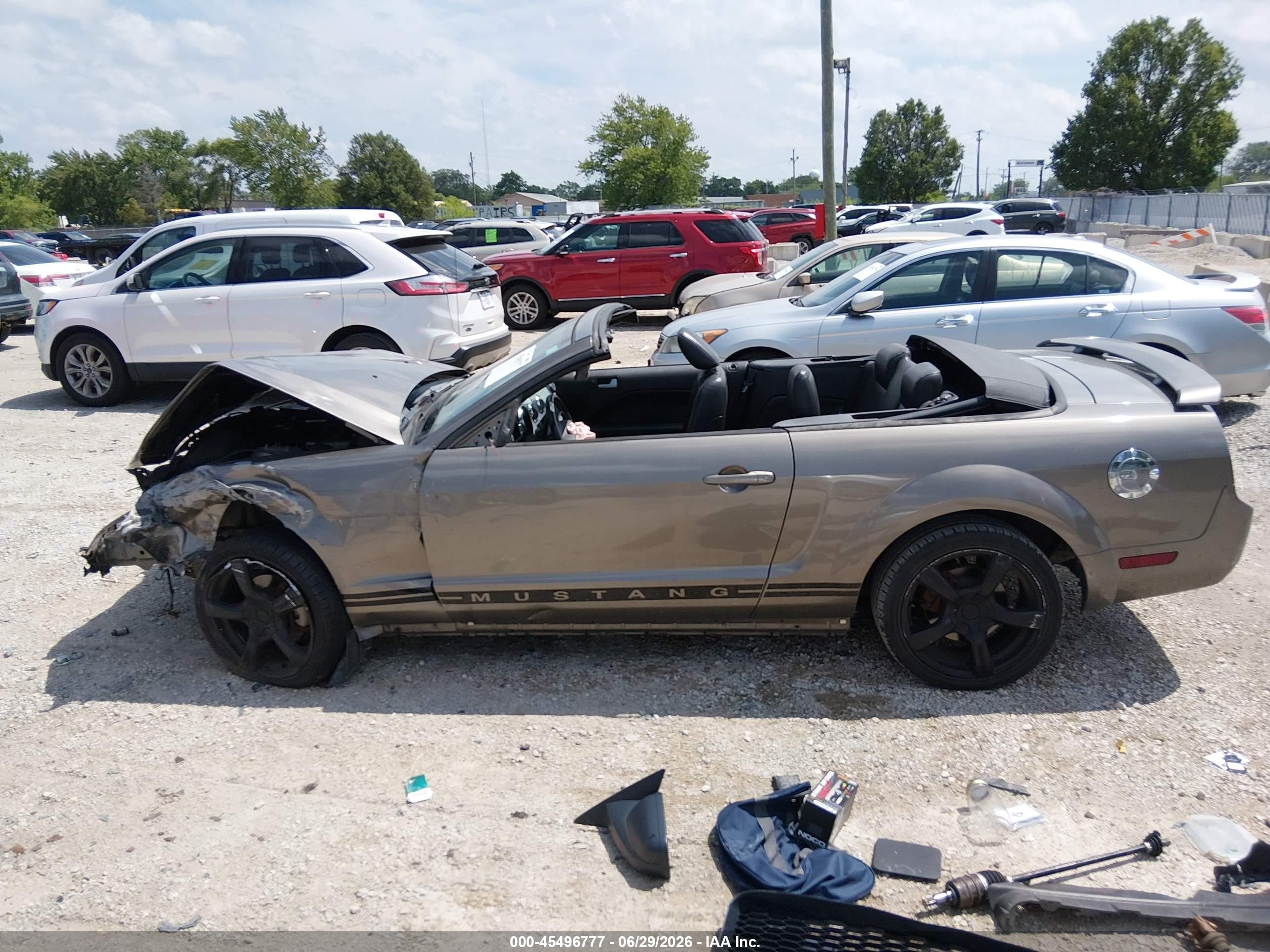 2005 Ford Mustang   Gray vin: 1ZVFT84N955232299