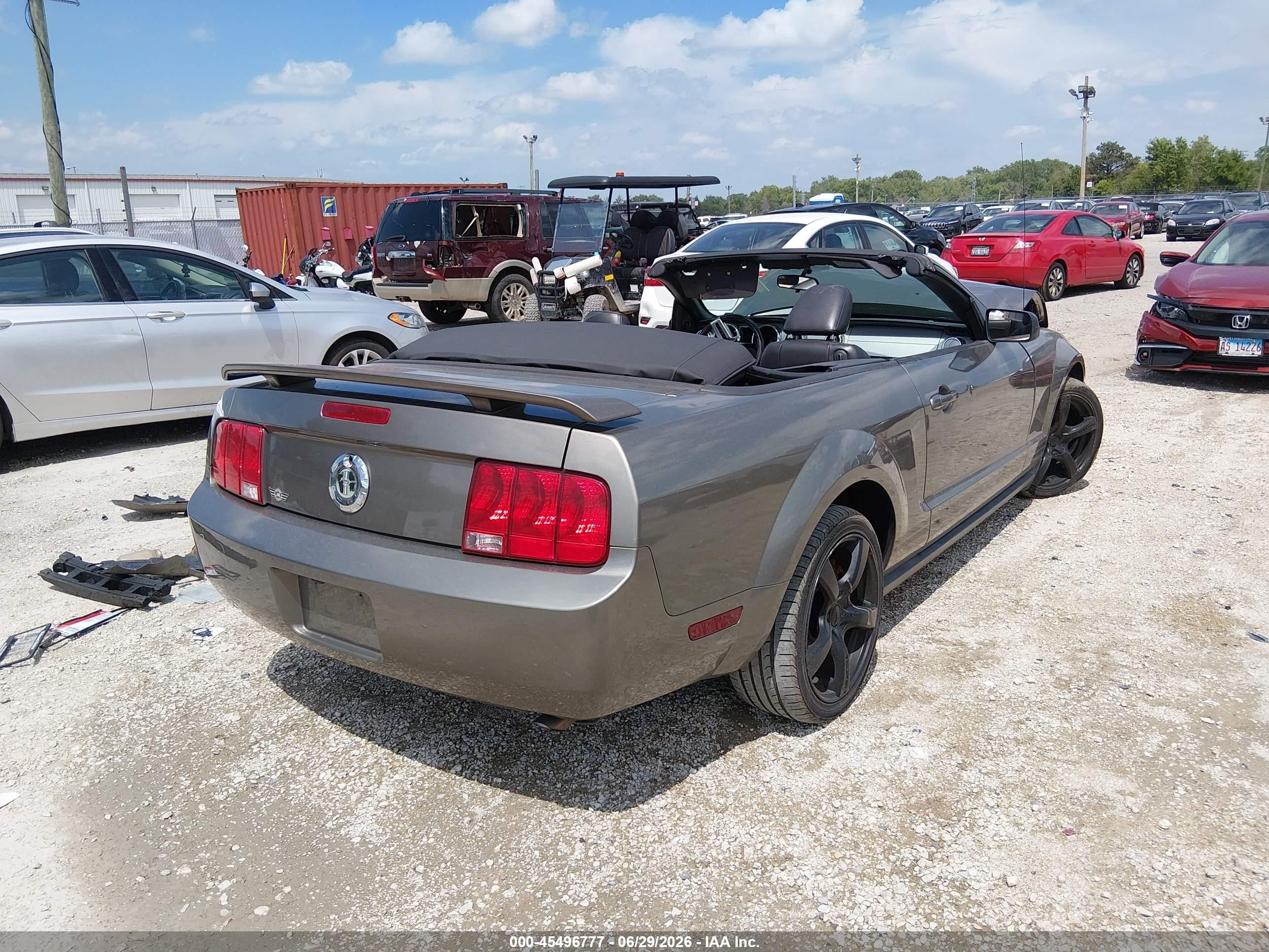 2005 Ford Mustang   Gray vin: 1ZVFT84N955232299