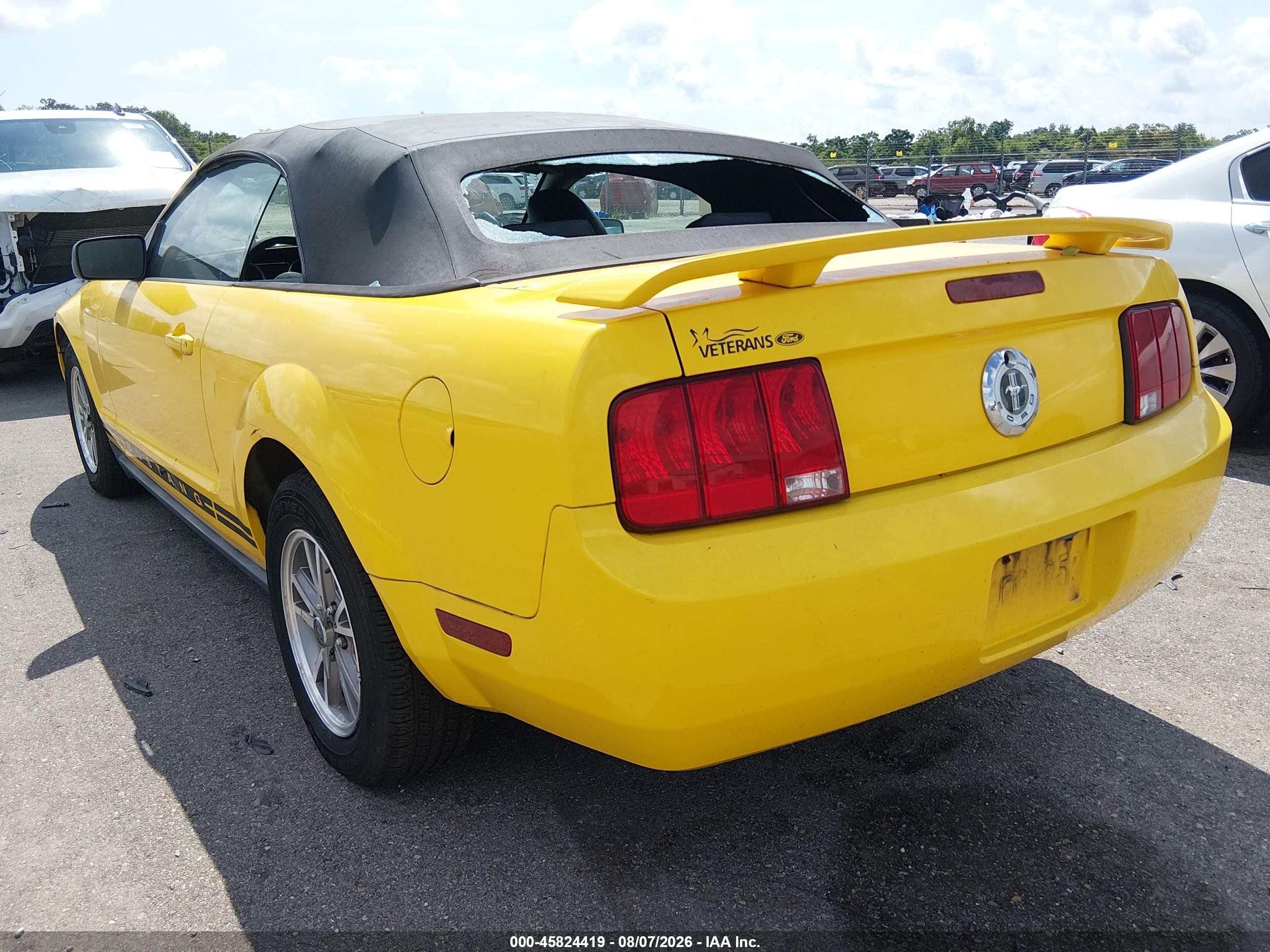 2005 Ford Mustang   Yellow vin: 1ZVFT84NX55198163