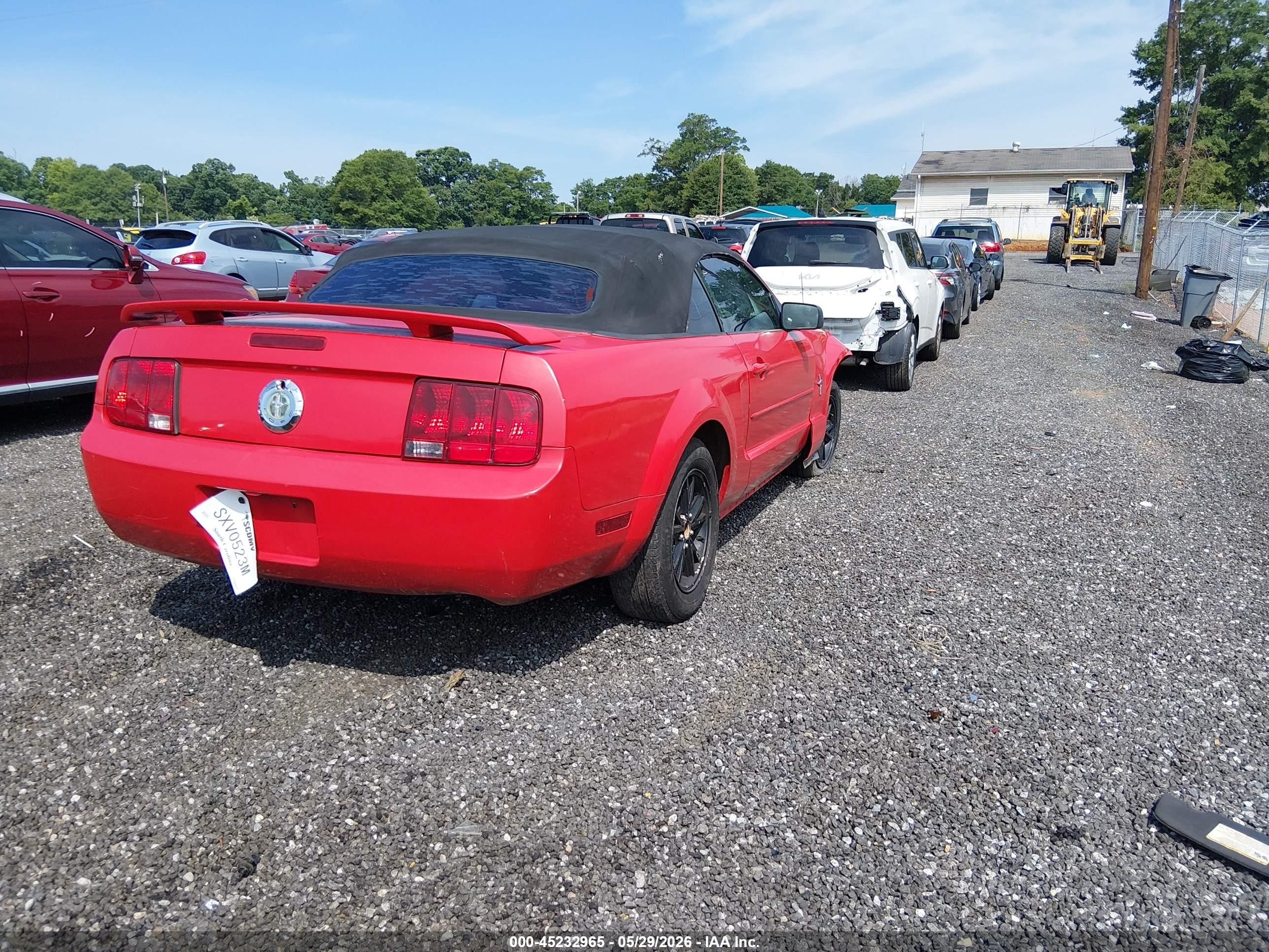 2006 Ford Mustang V6 Red vin: 1ZVFT84NX65138675