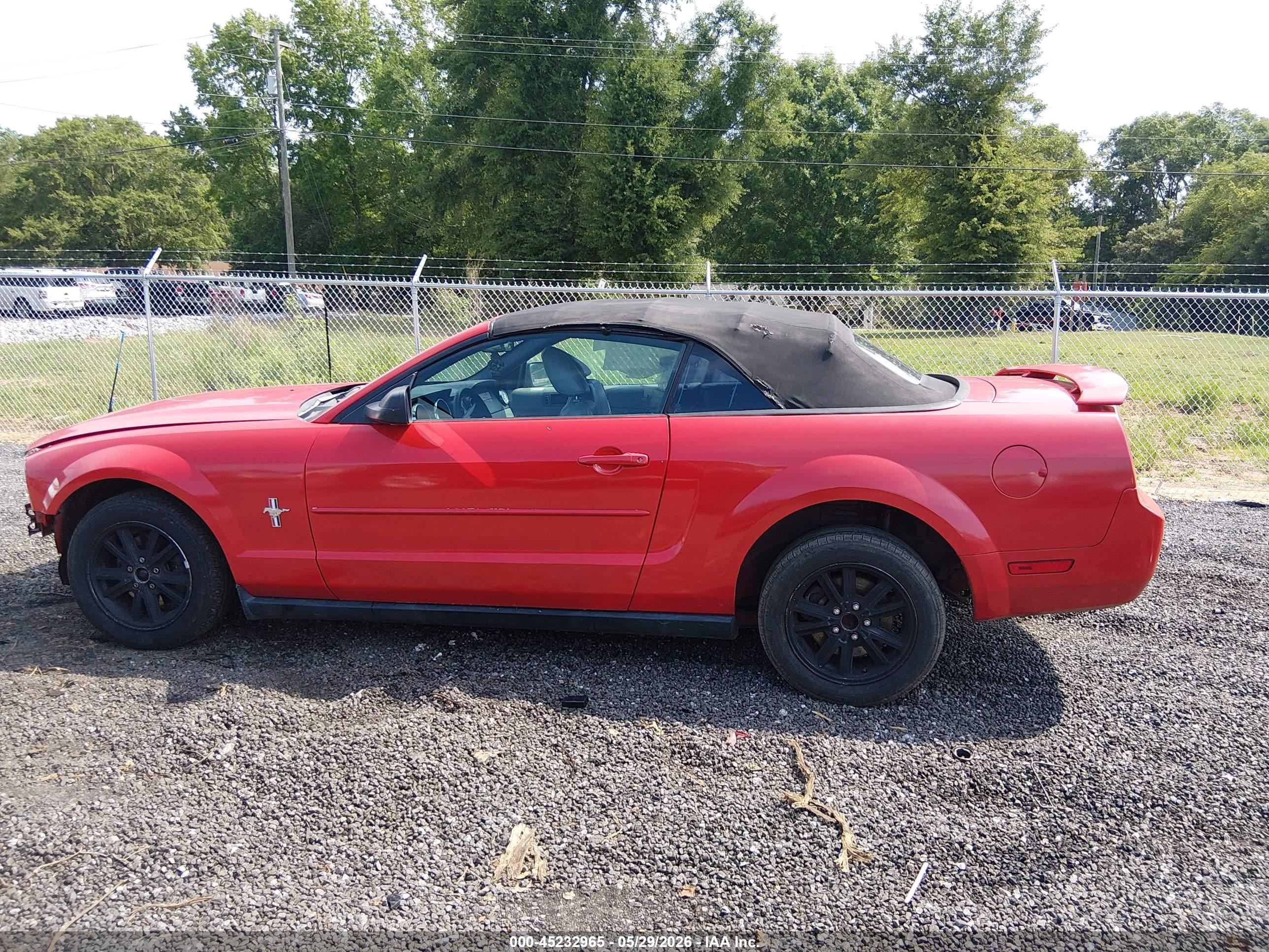 2006 Ford Mustang V6 Red vin: 1ZVFT84NX65138675