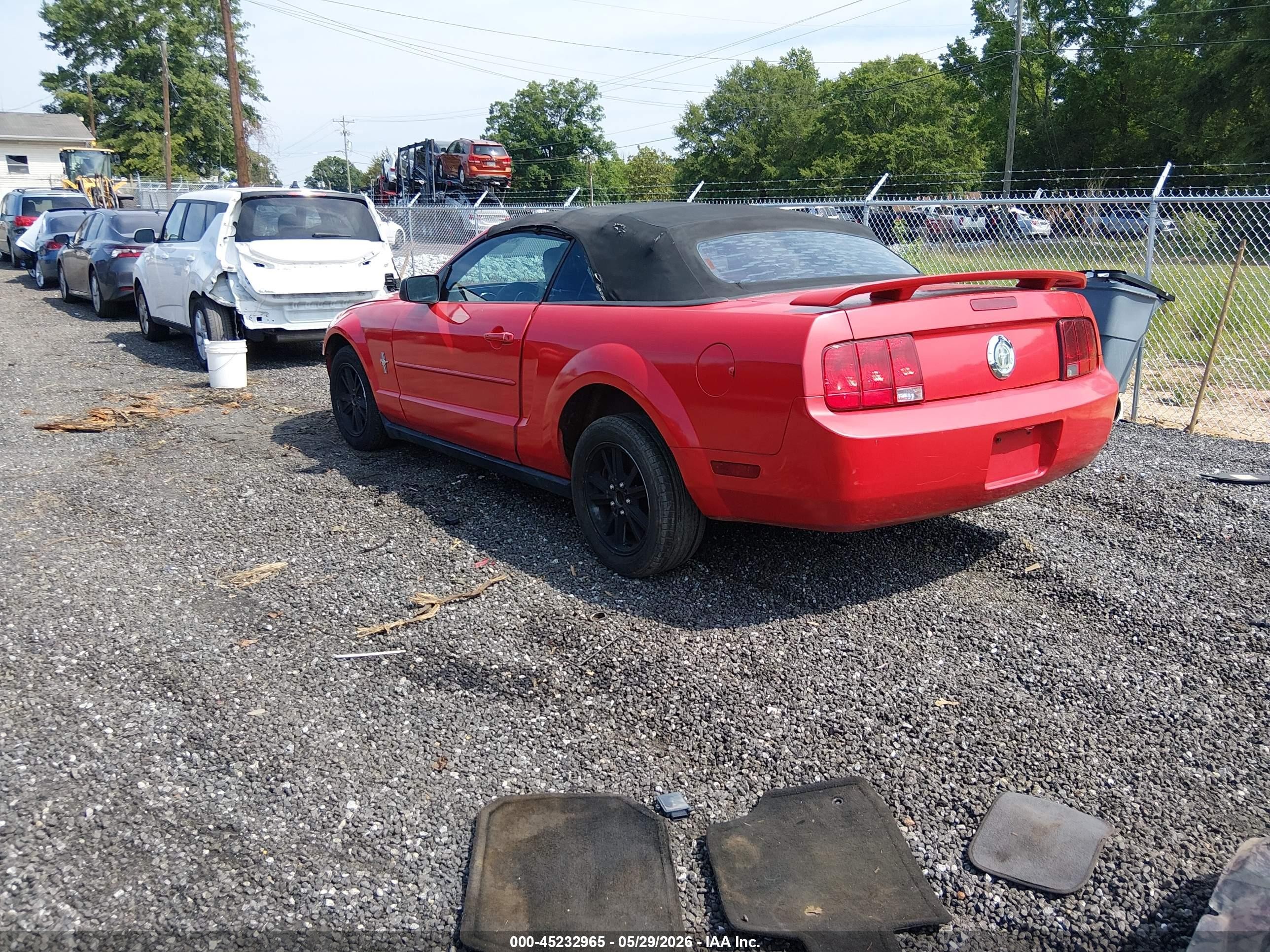 2006 Ford Mustang V6 Red vin: 1ZVFT84NX65138675