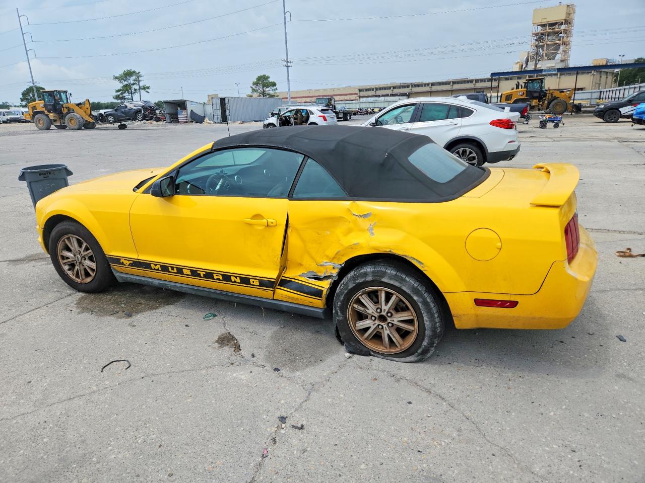2006 Ford Mustang Yellow vin: 1ZVFT84NX65206117