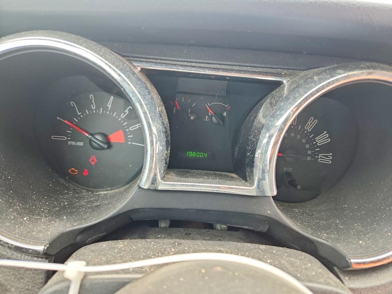 2006 Ford Mustang Yellow vin: 1ZVFT84NX65206117