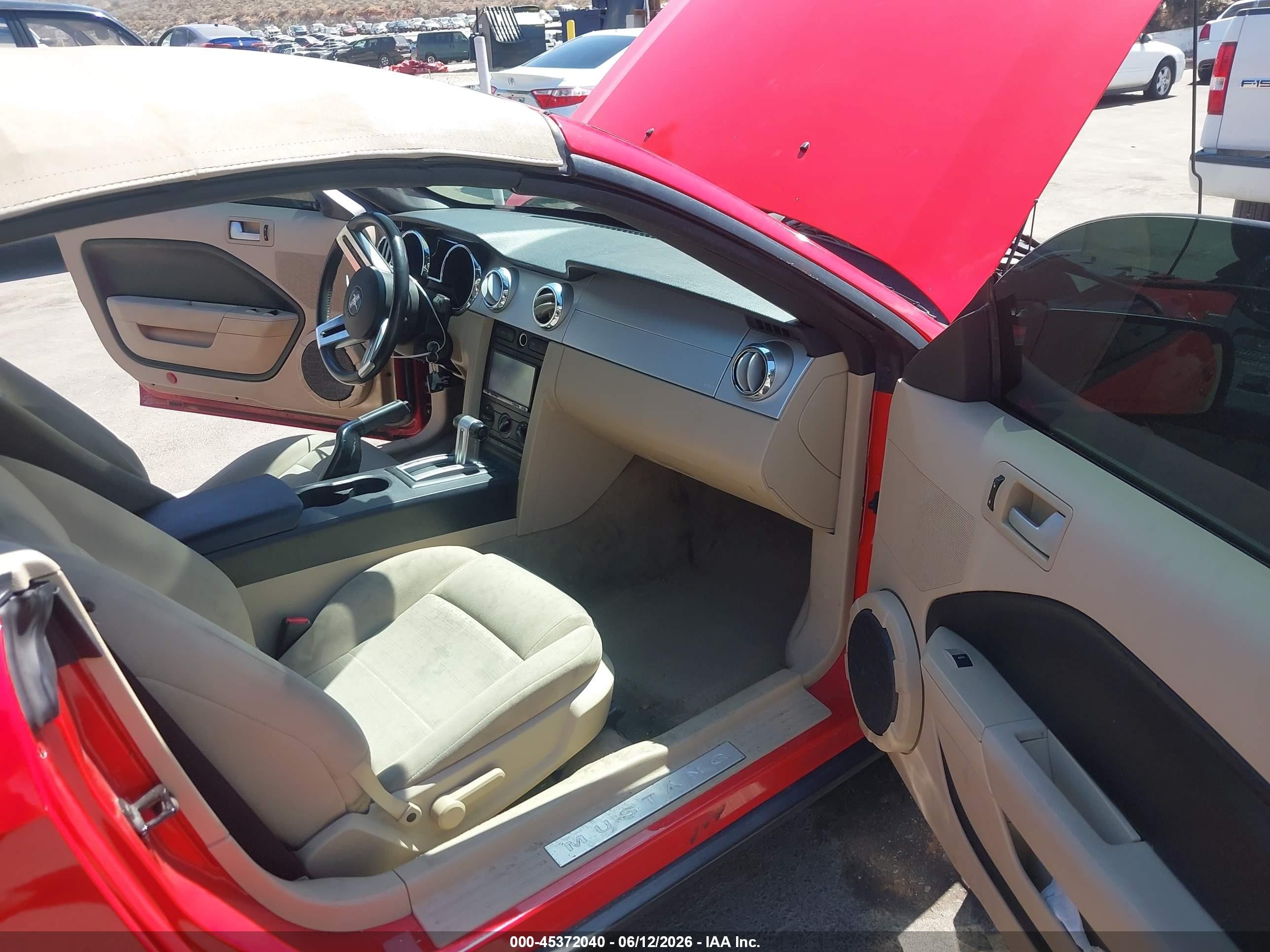 2006 Ford Mustang V6 Red vin: 1ZVFT84NX65240283