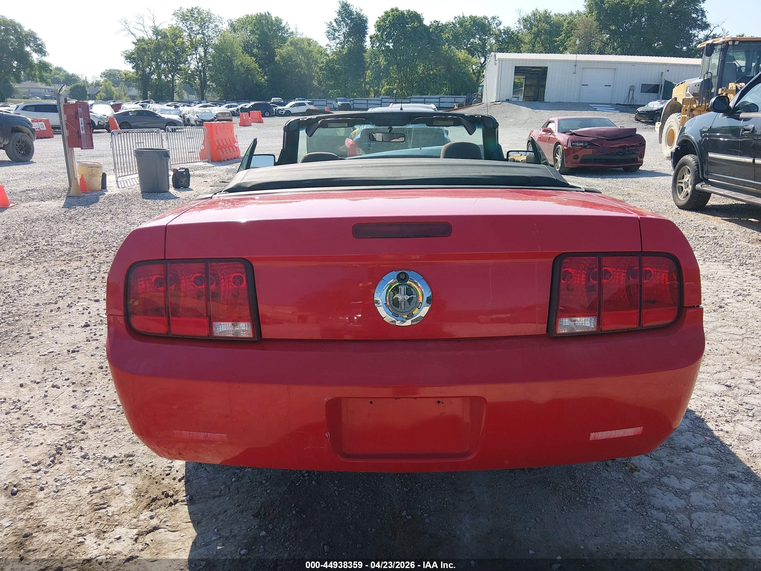 2007 Ford Mustang V6 Deluxe/v6 Premium Red vin: 1ZVFT84NX75313704