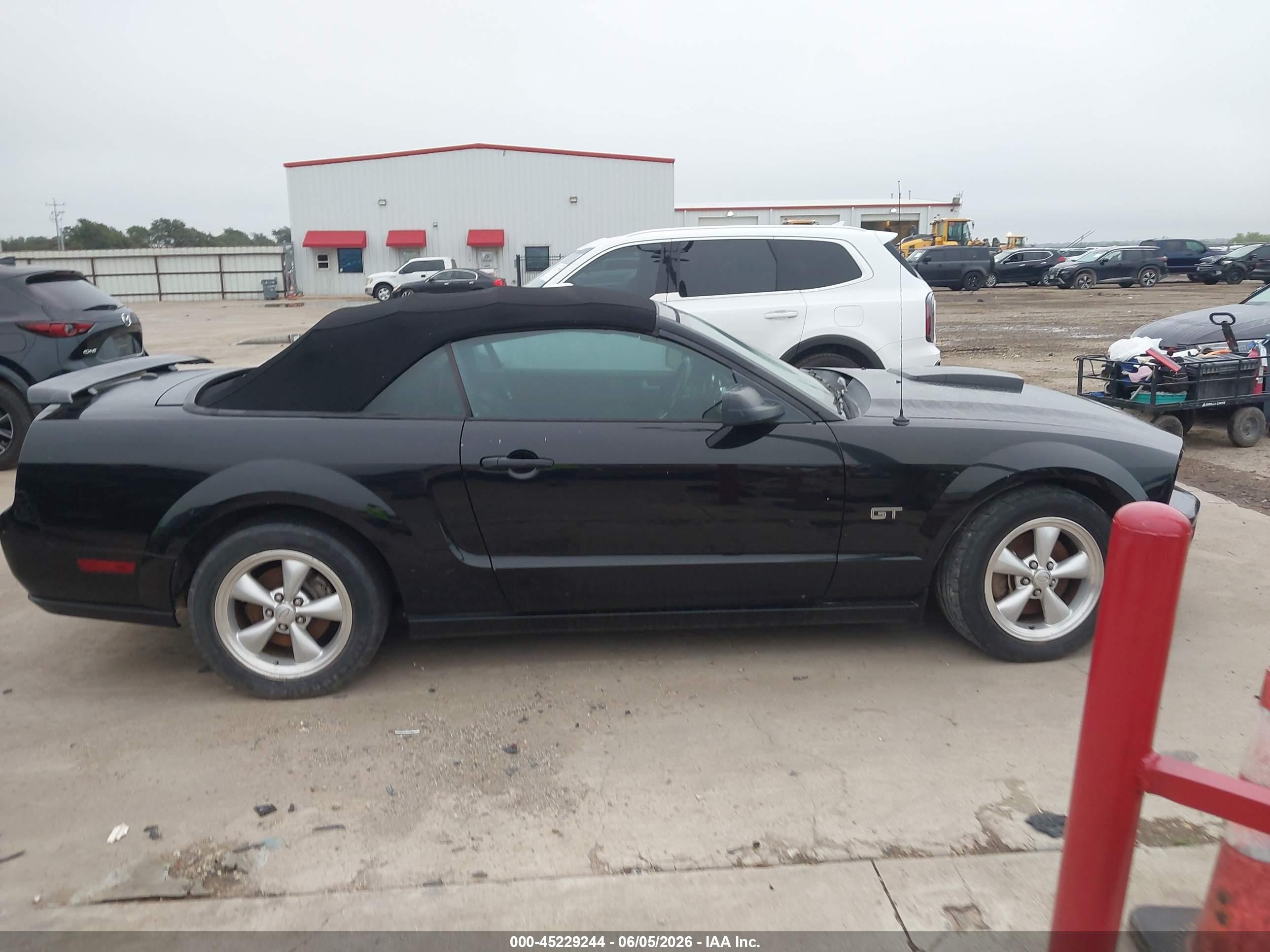 2007 Ford Mustang Gt Deluxe/gt Premium Black vin: 1ZVFT85H575305762
