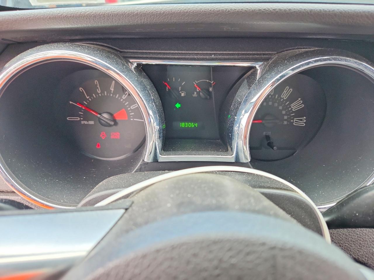 2007 Ford Mustang White vin: 1ZVHT80N075258145