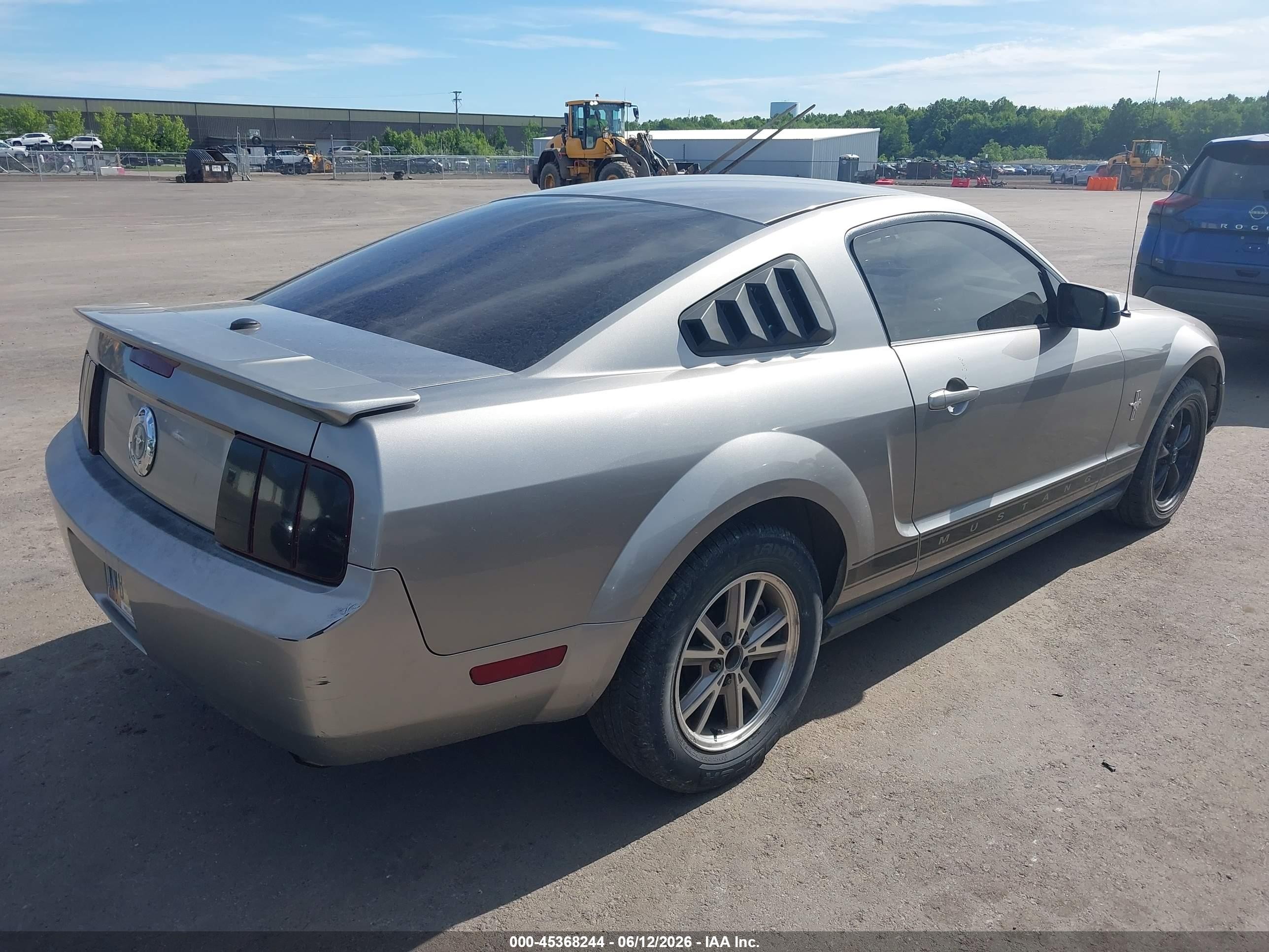 2008 Ford Mustang V6 Deluxe/v6 Premium Silver vin: 1ZVHT80N085106061