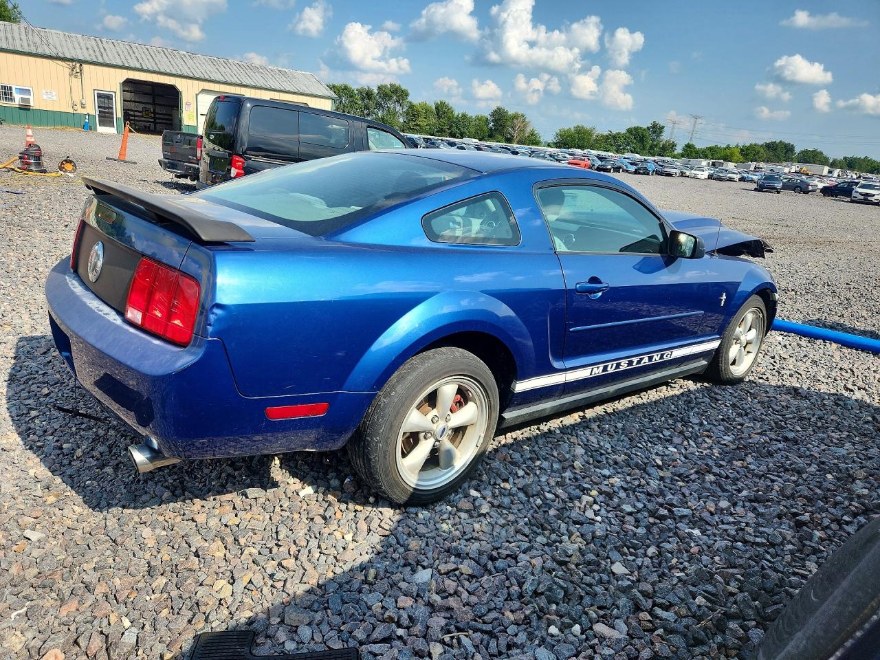 2008 Ford Mustang Blue vin: 1ZVHT80N085137438