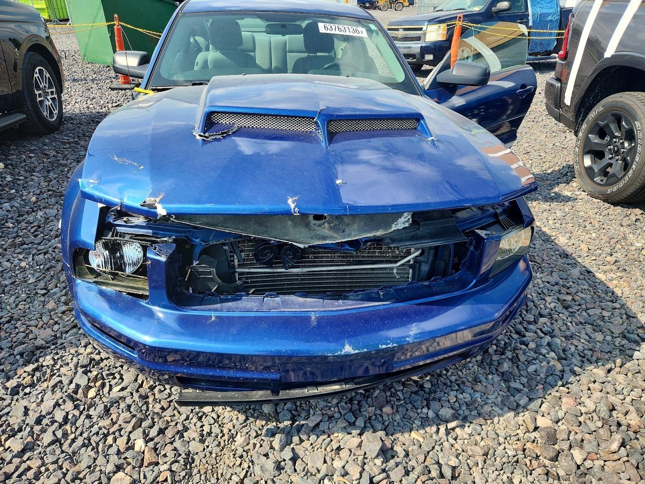 2008 Ford Mustang Blue vin: 1ZVHT80N085137438