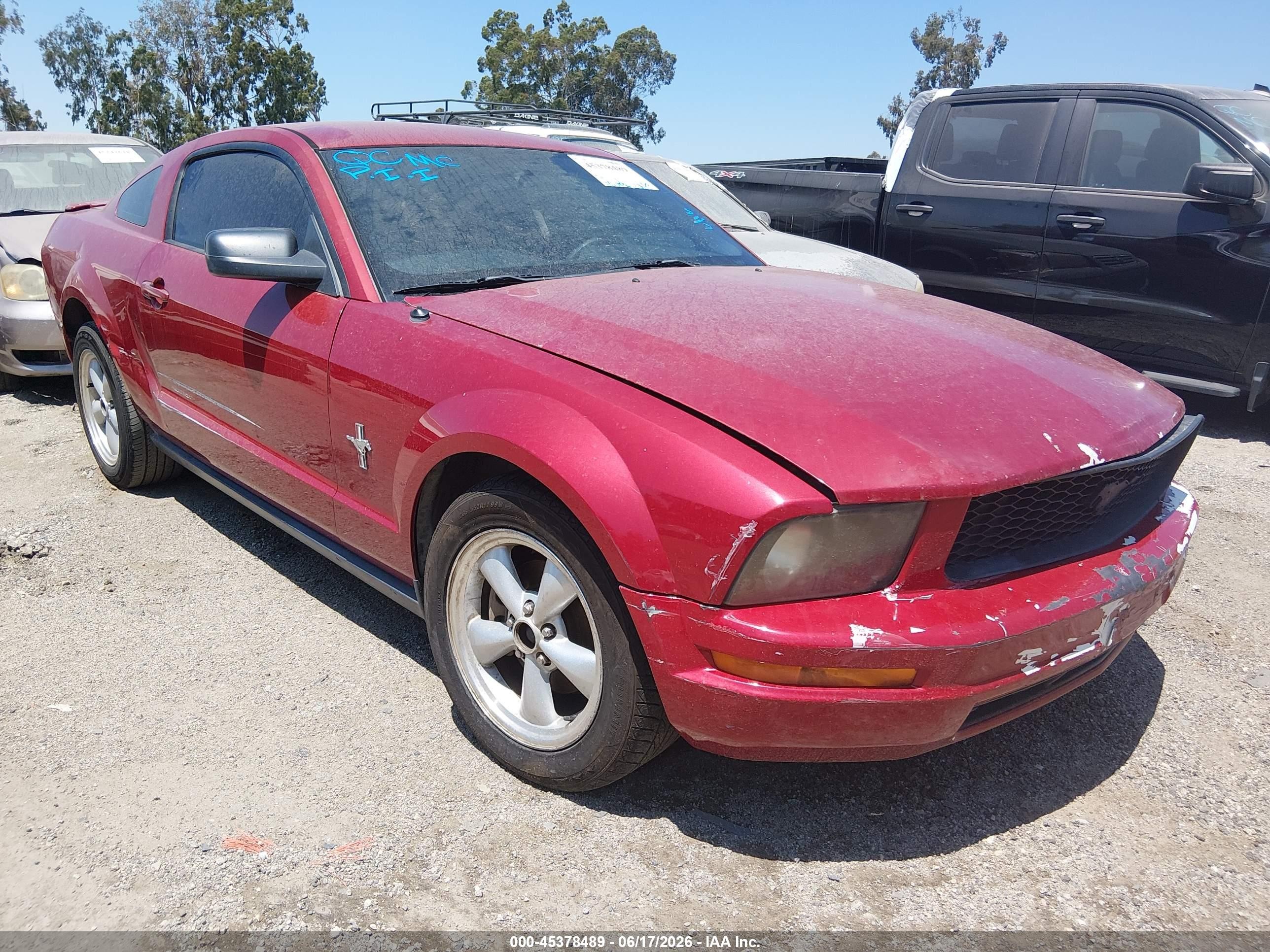 2008 Ford Mustang V6 Deluxe/v6 Premium Красный vin: 1ZVHT80N085144941