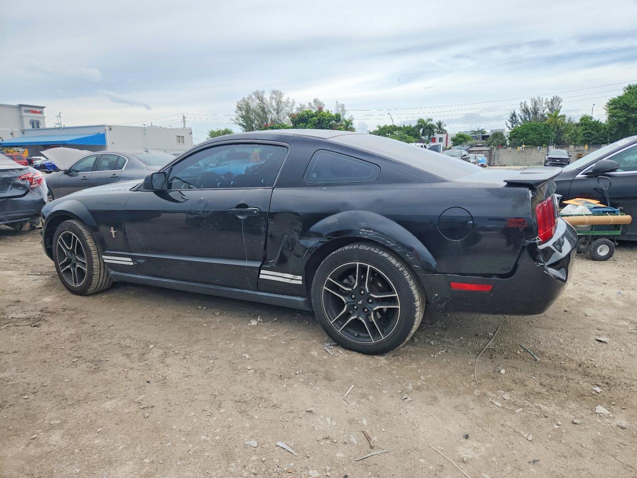 2008 Ford Mustang Black vin: 1ZVHT80N085147189