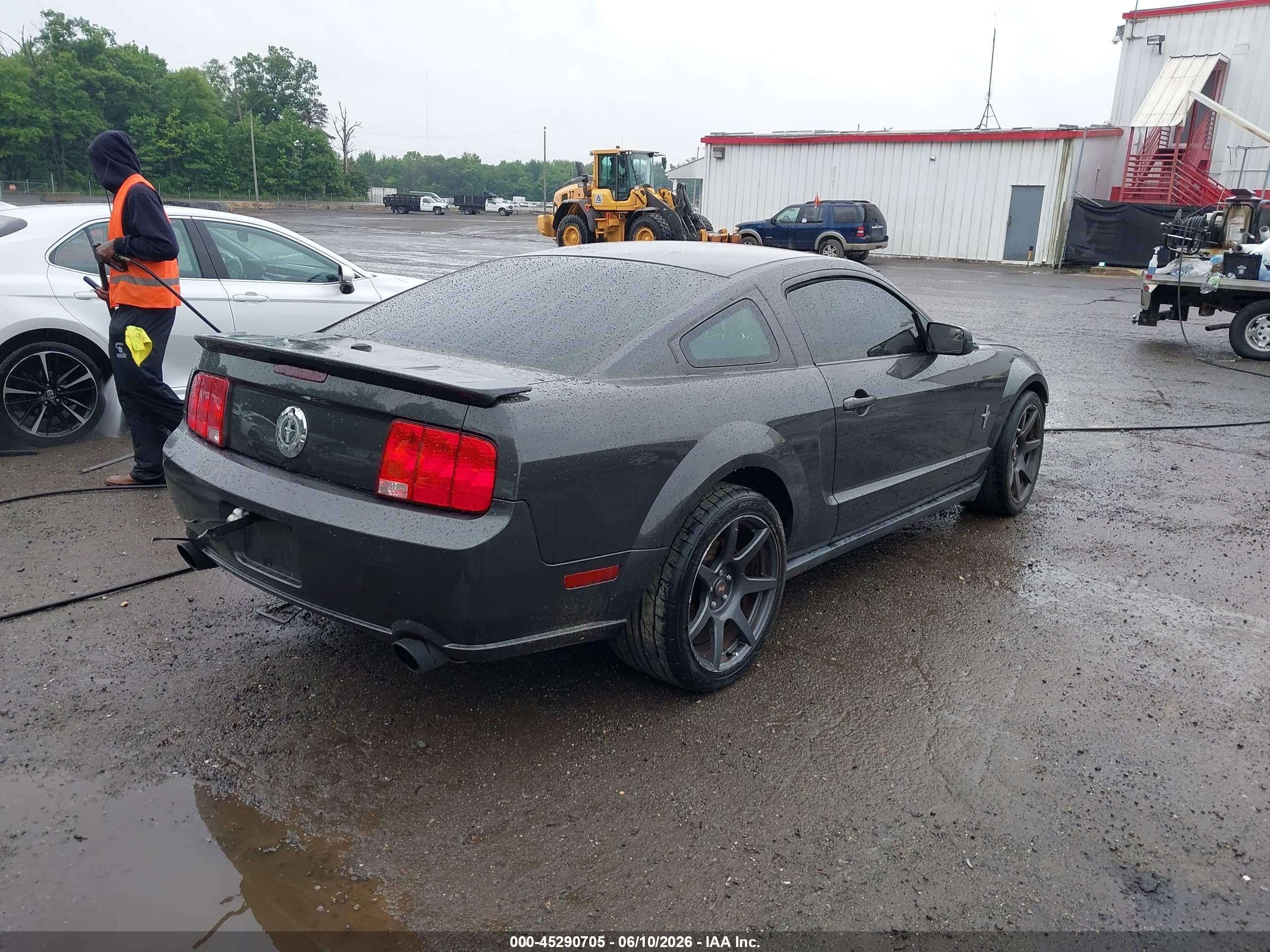 2008 Ford Mustang V6 Deluxe/v6 Premium Gray vin: 1ZVHT80N085160525