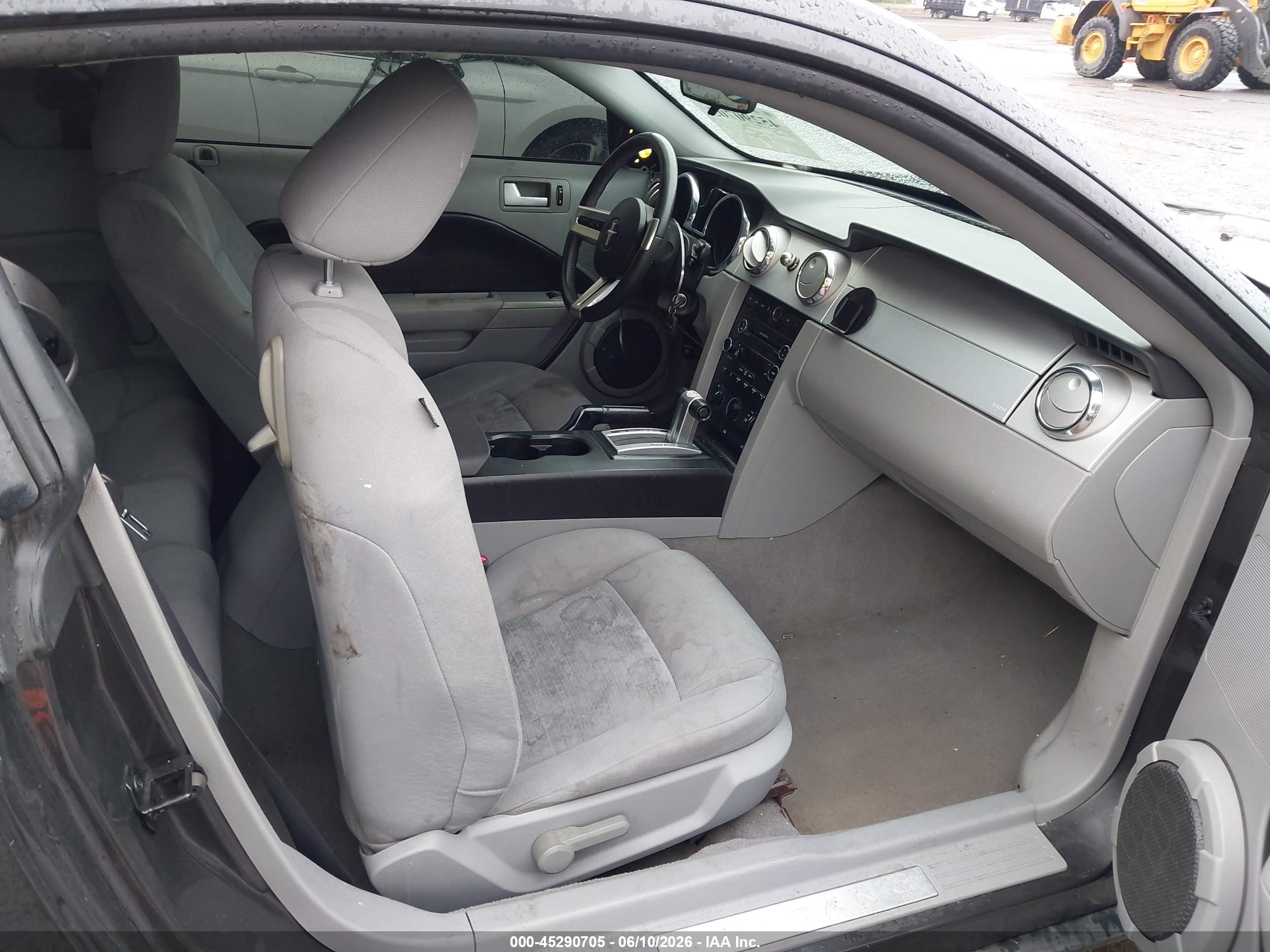 2008 Ford Mustang V6 Deluxe/v6 Premium Gray vin: 1ZVHT80N085160525