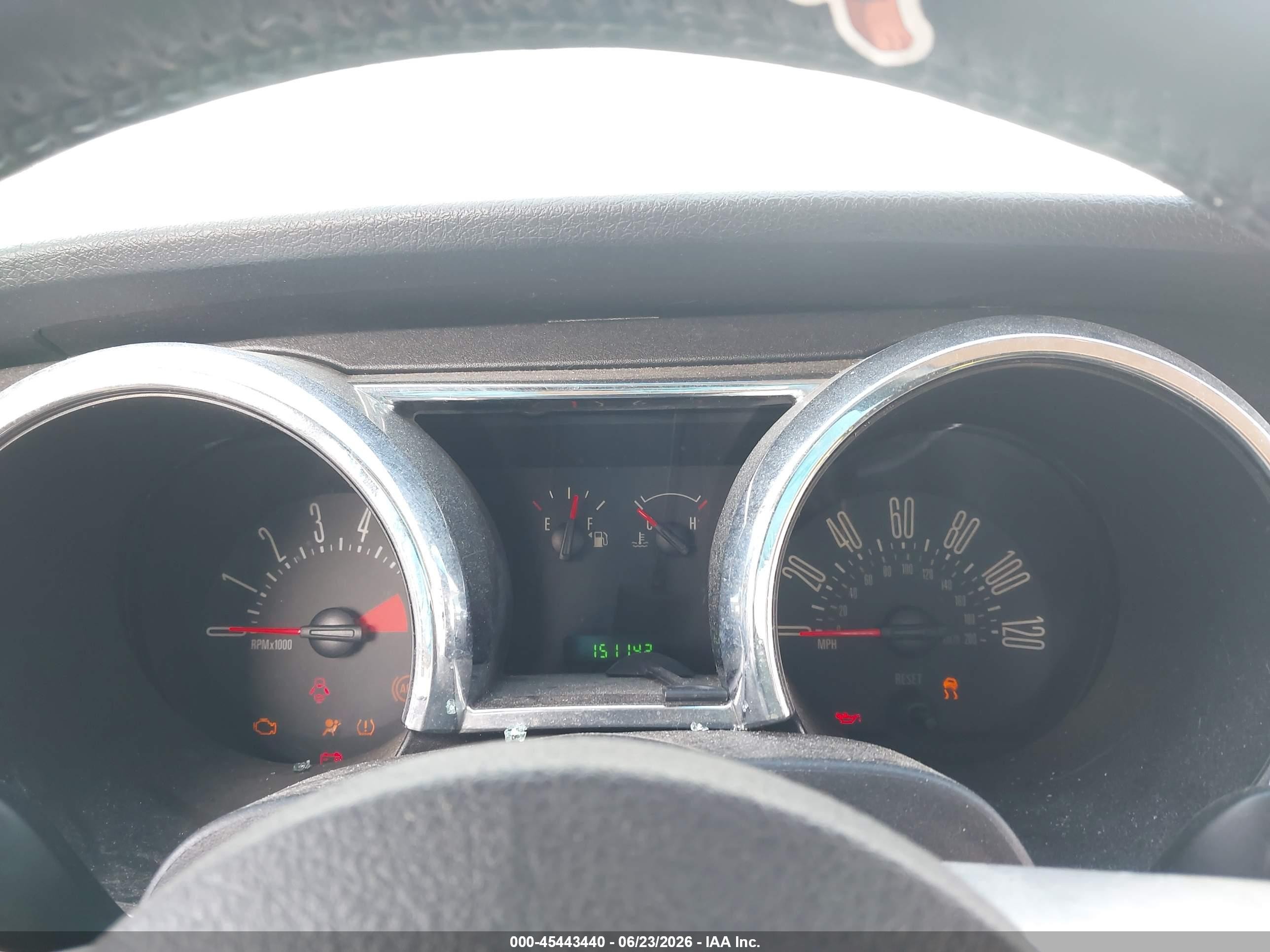 2009 Ford Mustang V6/v6 Premium White vin: 1ZVHT80N095114727