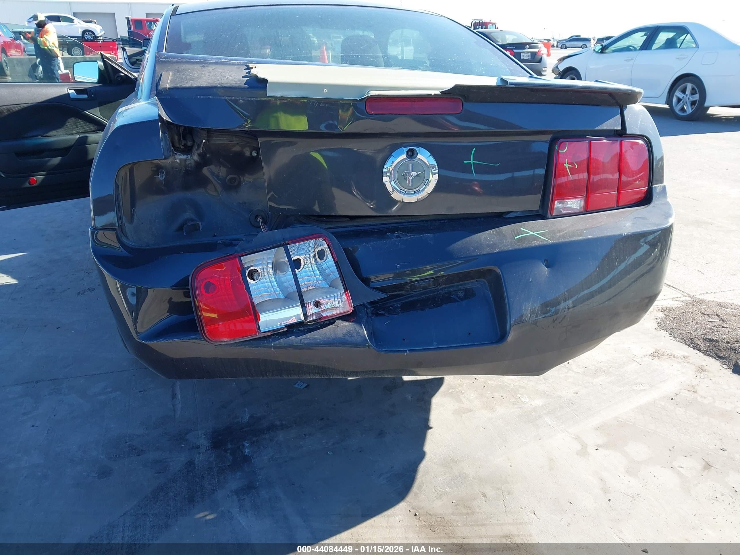 2009 Ford Mustang V6/v6 Premium Black vin: 1ZVHT80N095128546