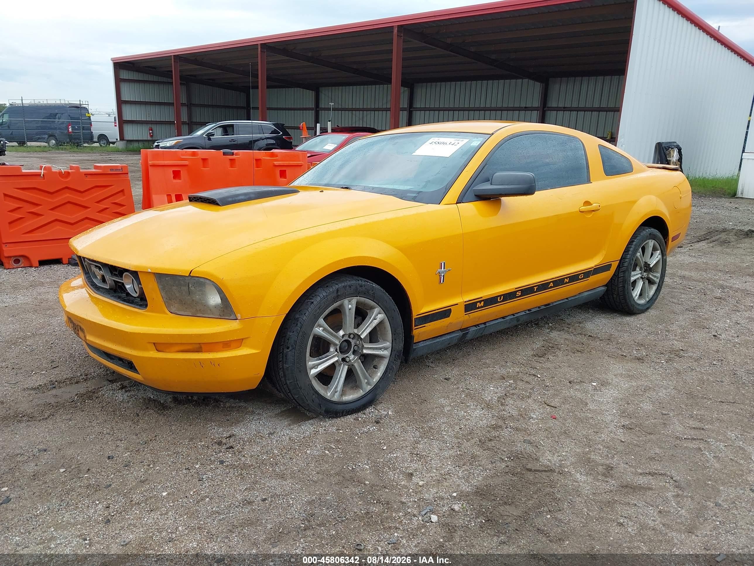 2007 Ford Mustang V6 Deluxe/v6 Premium Оранжевый vin: 1ZVHT80N175215367