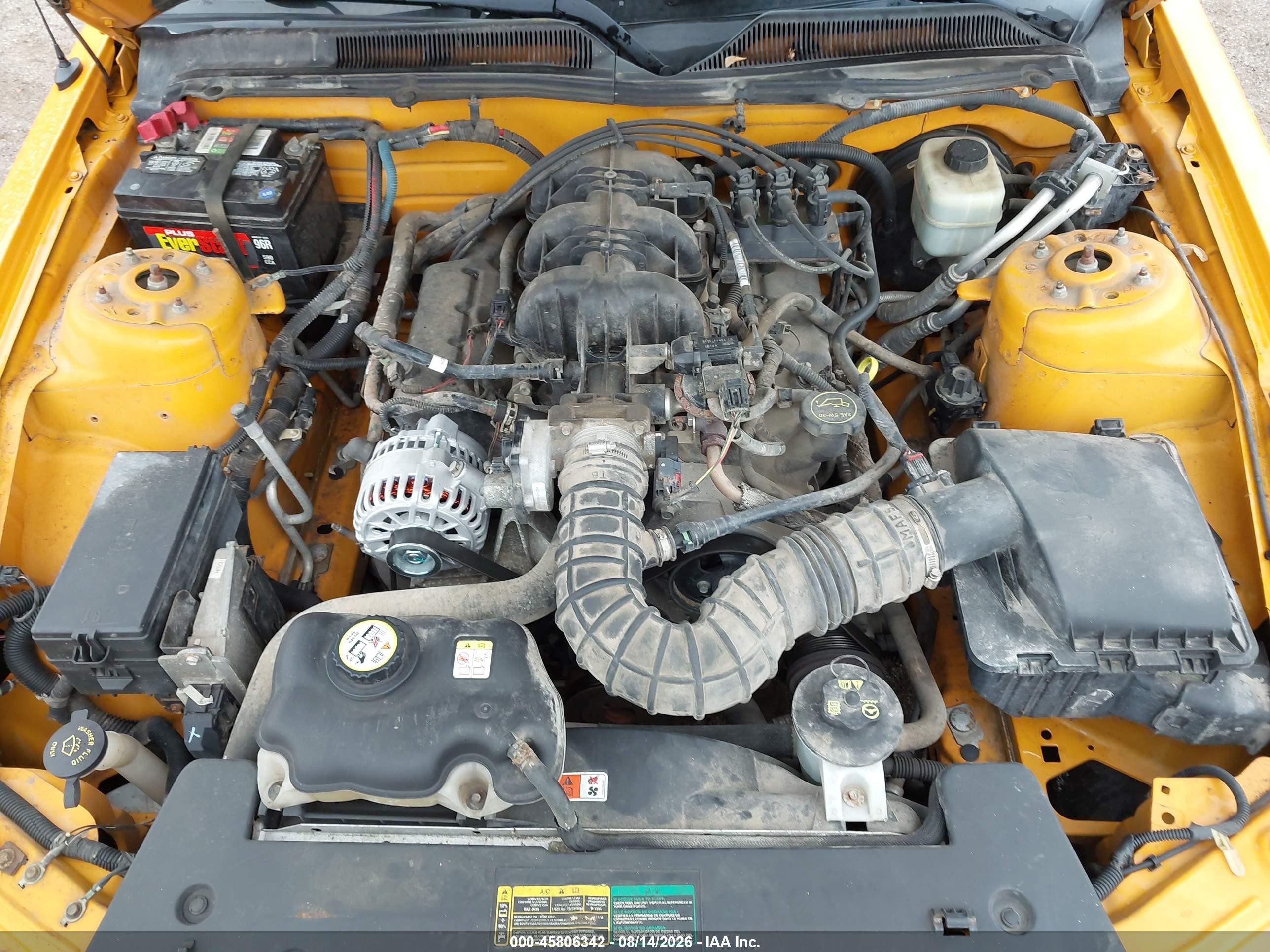 2007 Ford Mustang V6 Deluxe/v6 Premium Оранжевый vin: 1ZVHT80N175215367