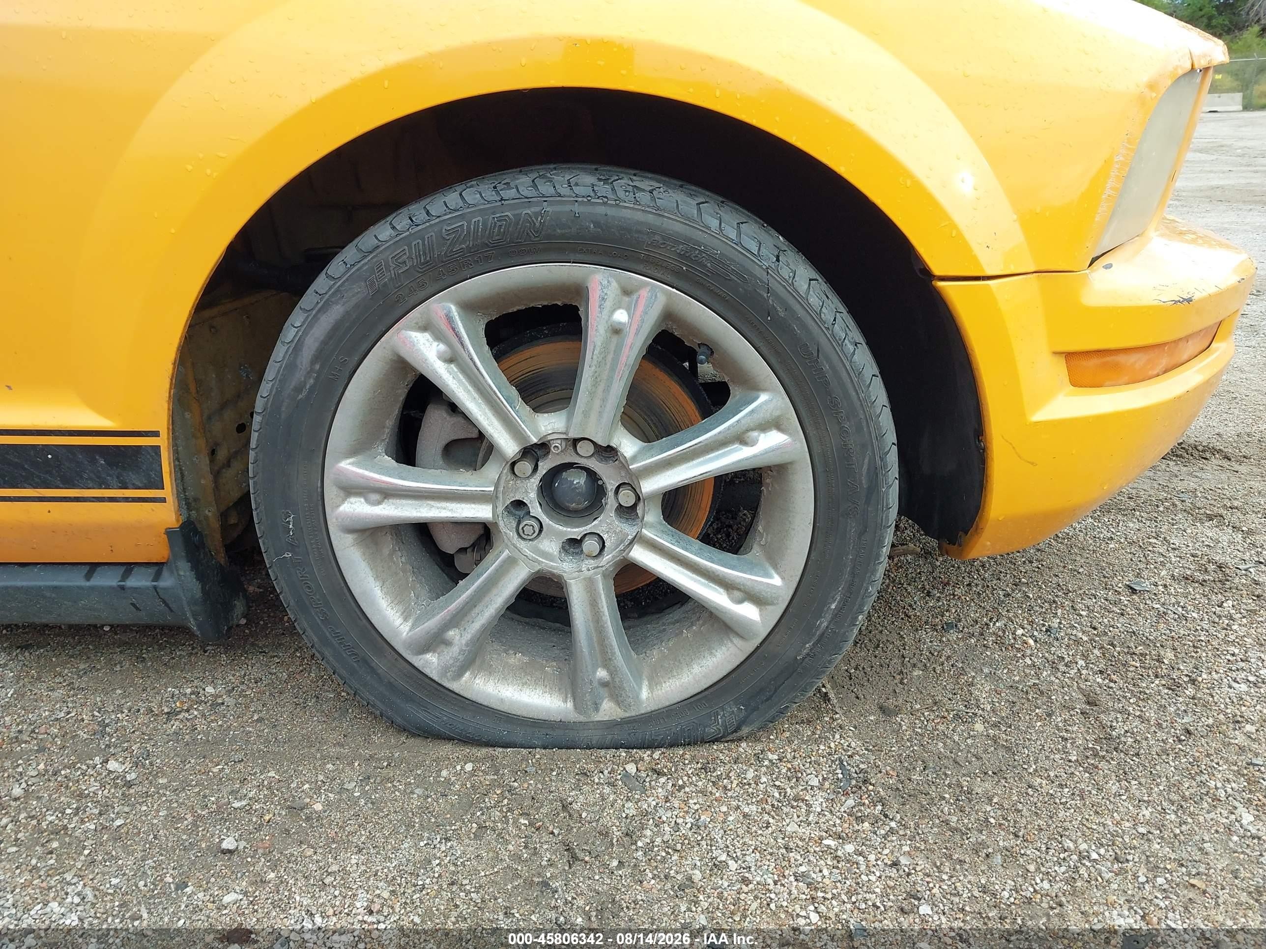 2007 Ford Mustang V6 Deluxe/v6 Premium Оранжевый vin: 1ZVHT80N175215367
