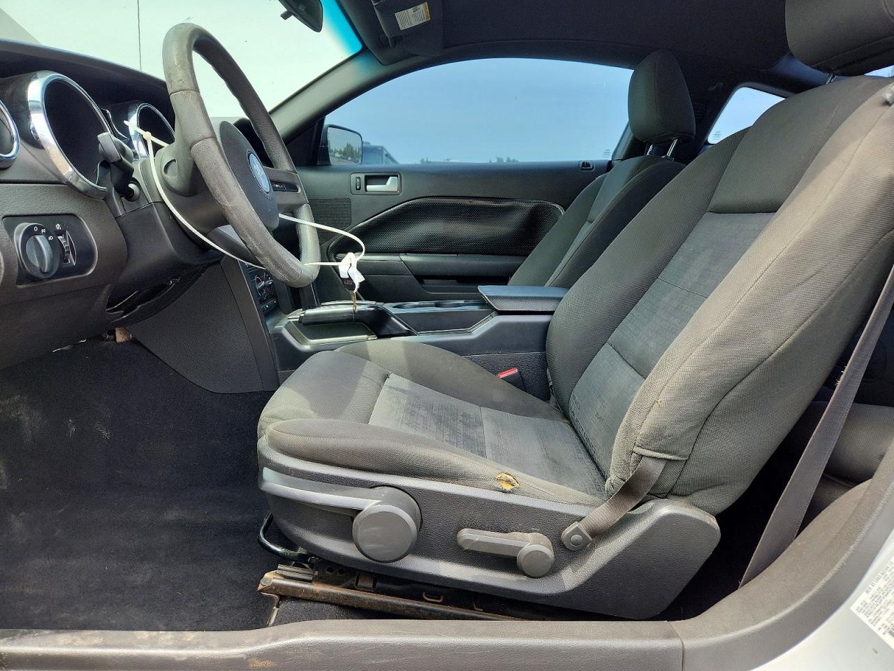 2008 Ford Mustang Silver vin: 1ZVHT80N185114735