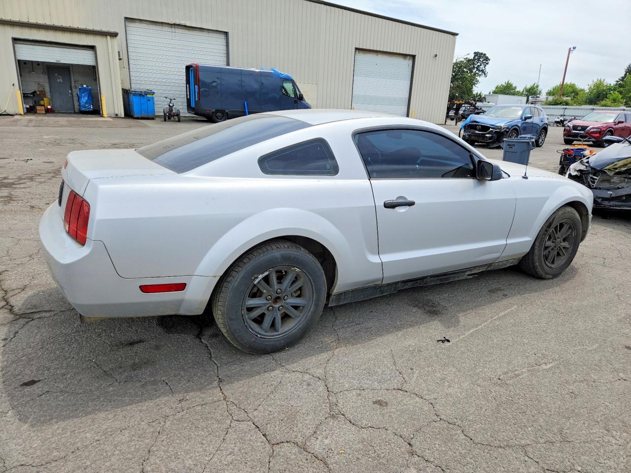 2008 Ford Mustang Silver vin: 1ZVHT80N185114735