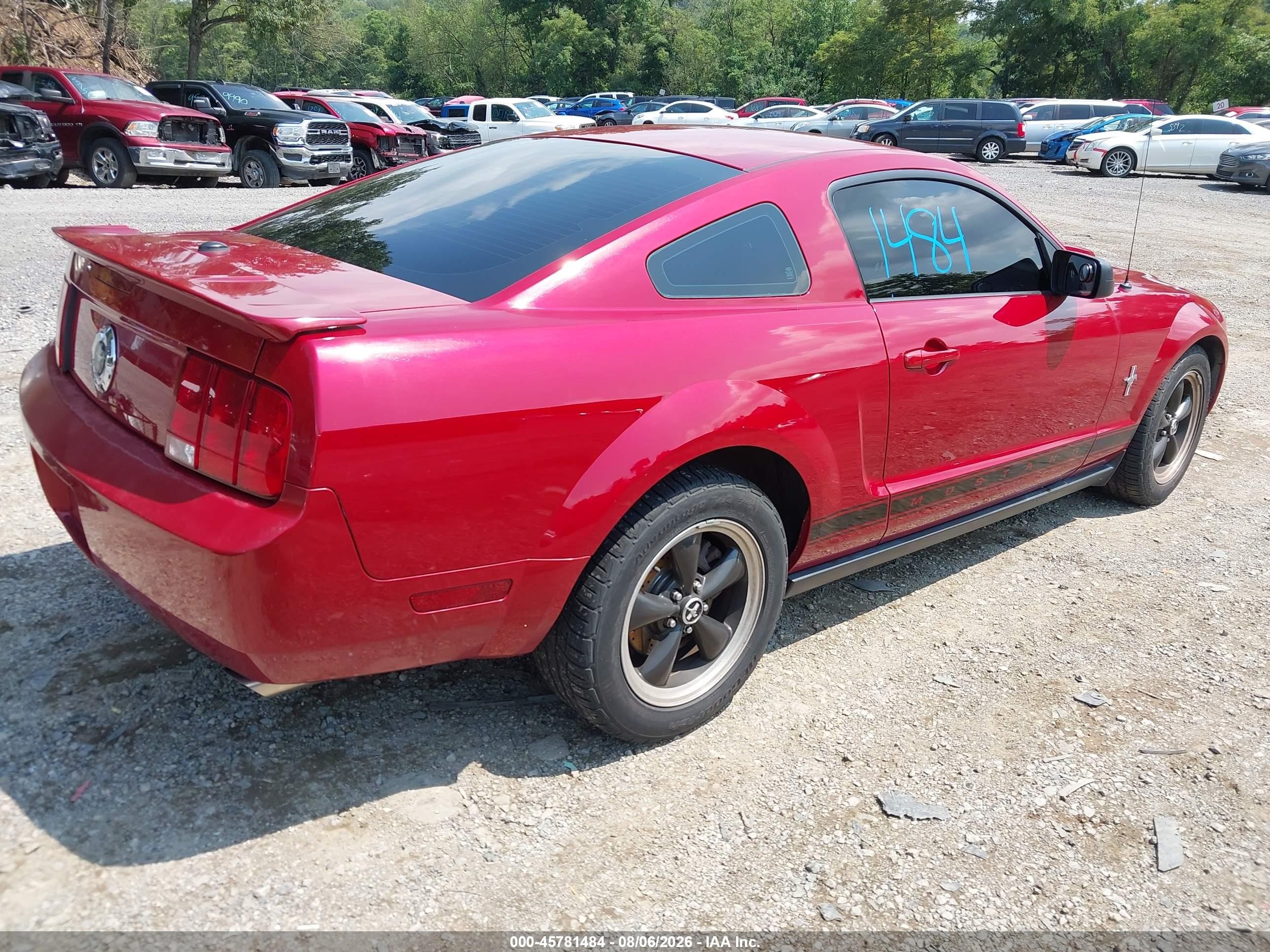 2008 Ford Mustang V6 Deluxe/v6 Premium Red vin: 1ZVHT80N185117120