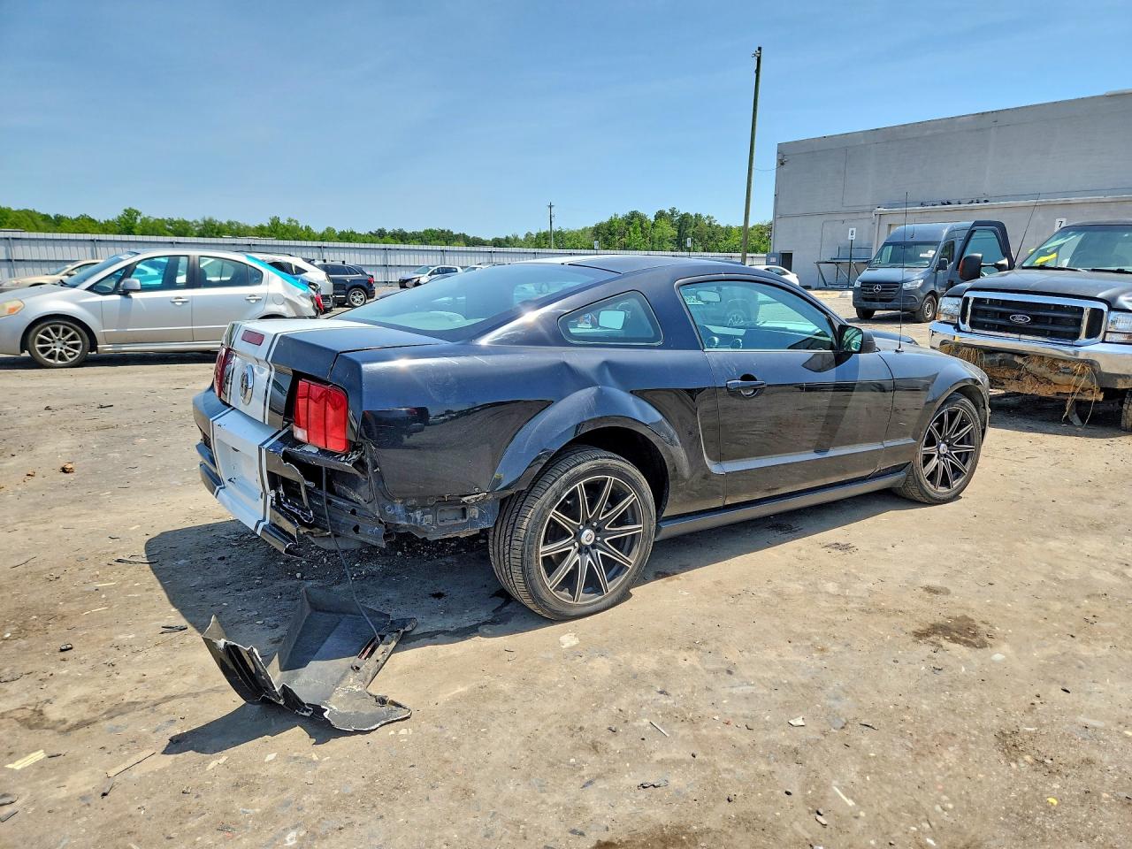 2008 Ford Mustang Черный vin: 1ZVHT80N185119787