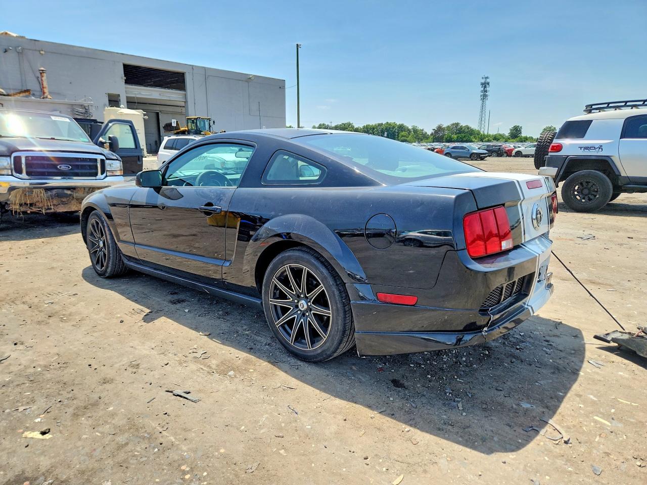 2008 Ford Mustang Черный vin: 1ZVHT80N185119787