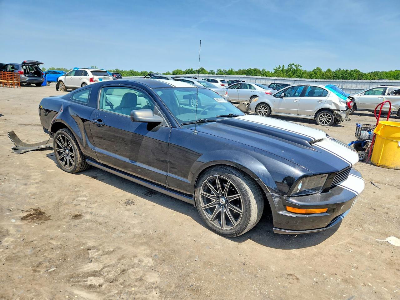 2008 Ford Mustang Черный vin: 1ZVHT80N185119787