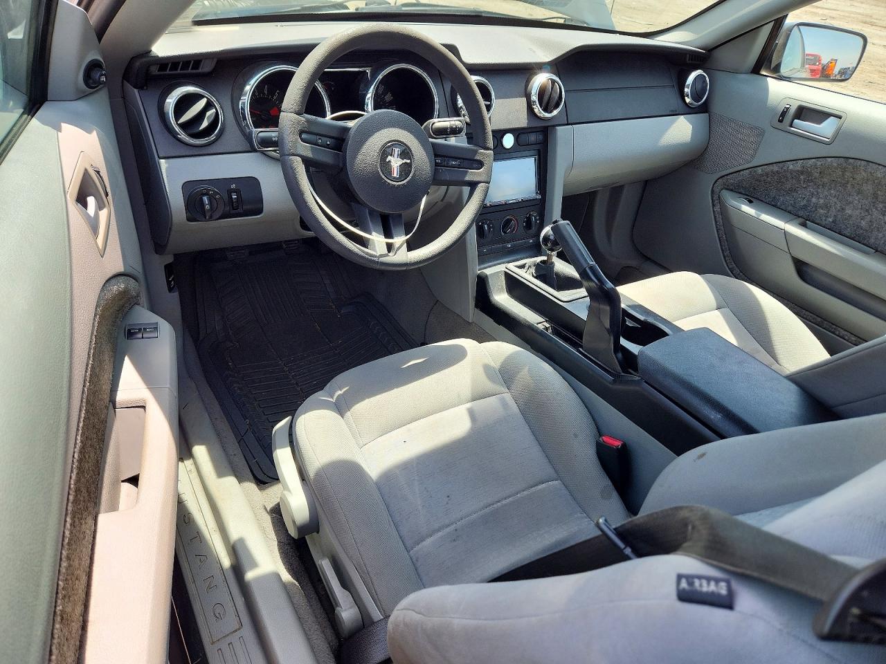 2008 Ford Mustang Черный vin: 1ZVHT80N185119787