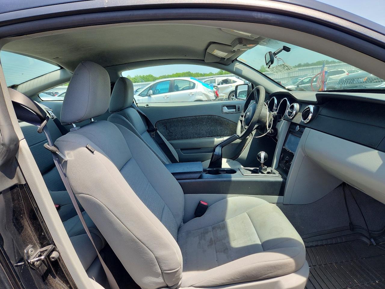 2008 Ford Mustang Черный vin: 1ZVHT80N185119787