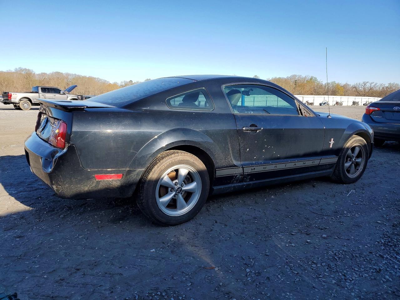 2008 Ford Mustang Black vin: 1ZVHT80N185131454