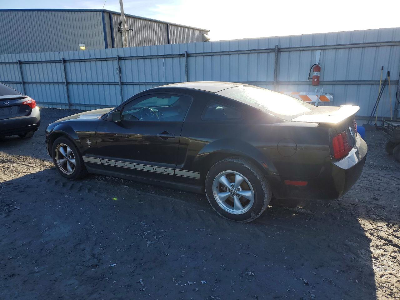 2008 Ford Mustang Black vin: 1ZVHT80N185131454