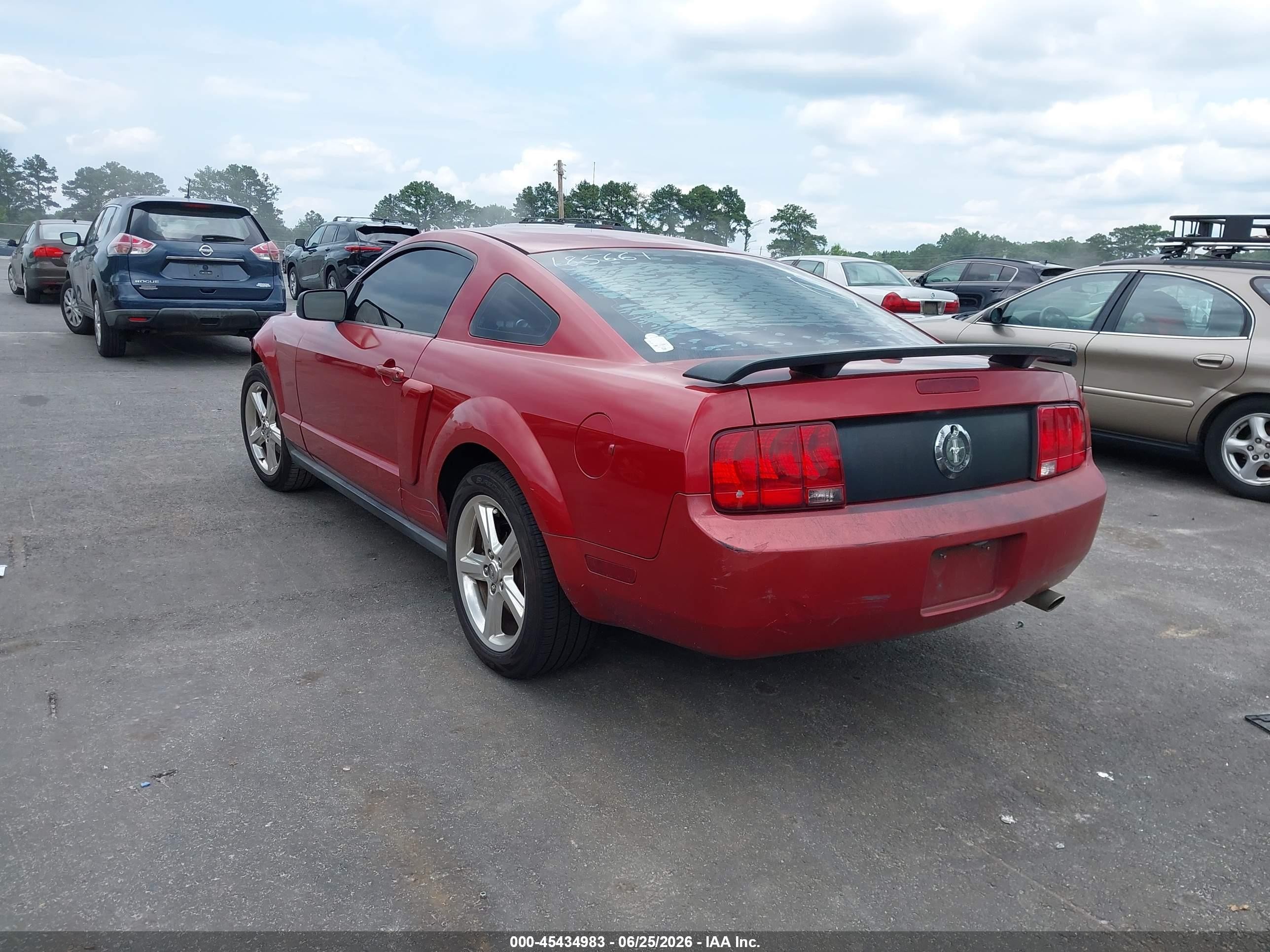 2008 Ford Mustang V6 Deluxe/v6 Premium Red vin: 1ZVHT80N185185661