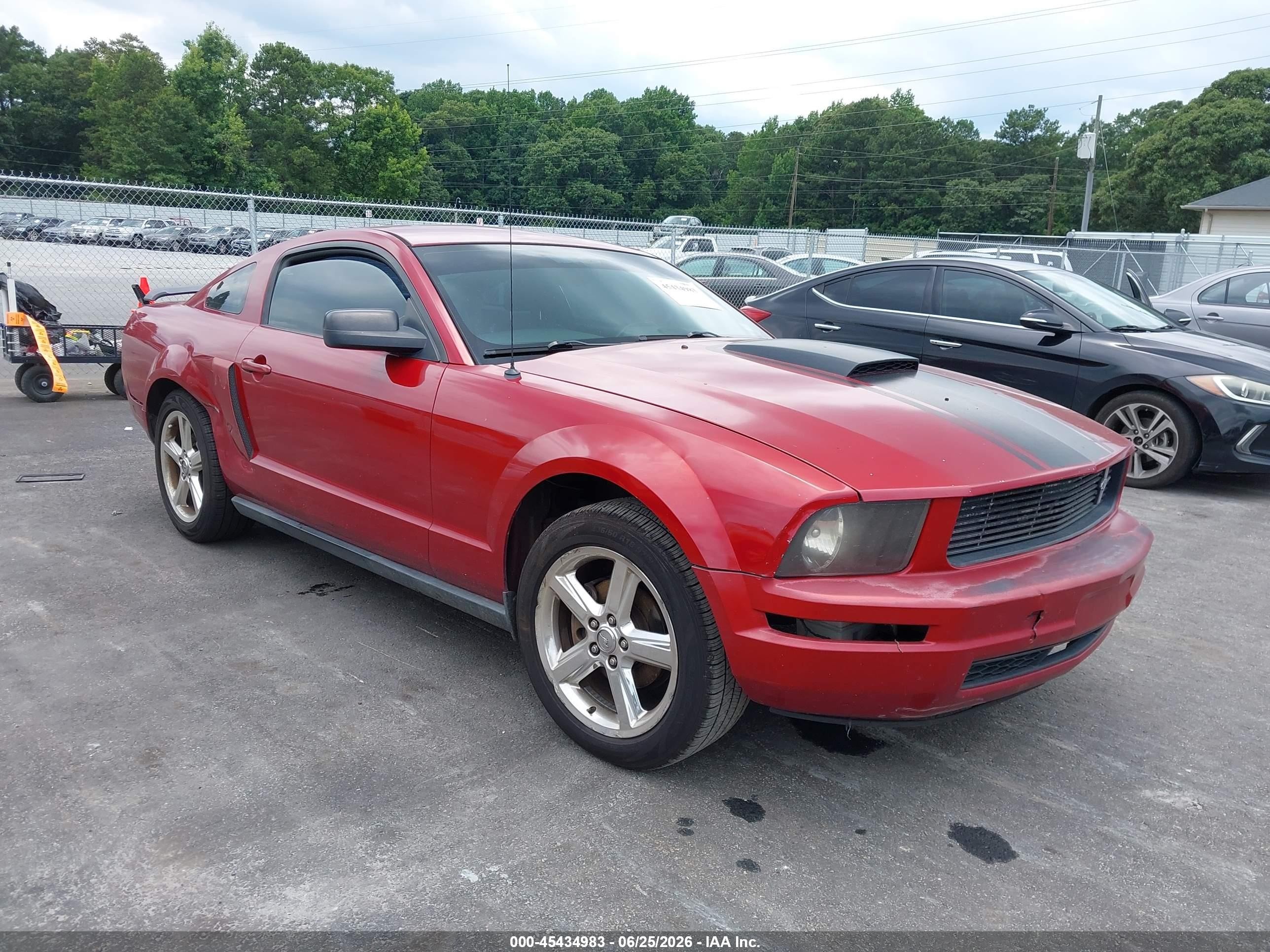 2008 Ford Mustang V6 Deluxe/v6 Premium Red vin: 1ZVHT80N185185661