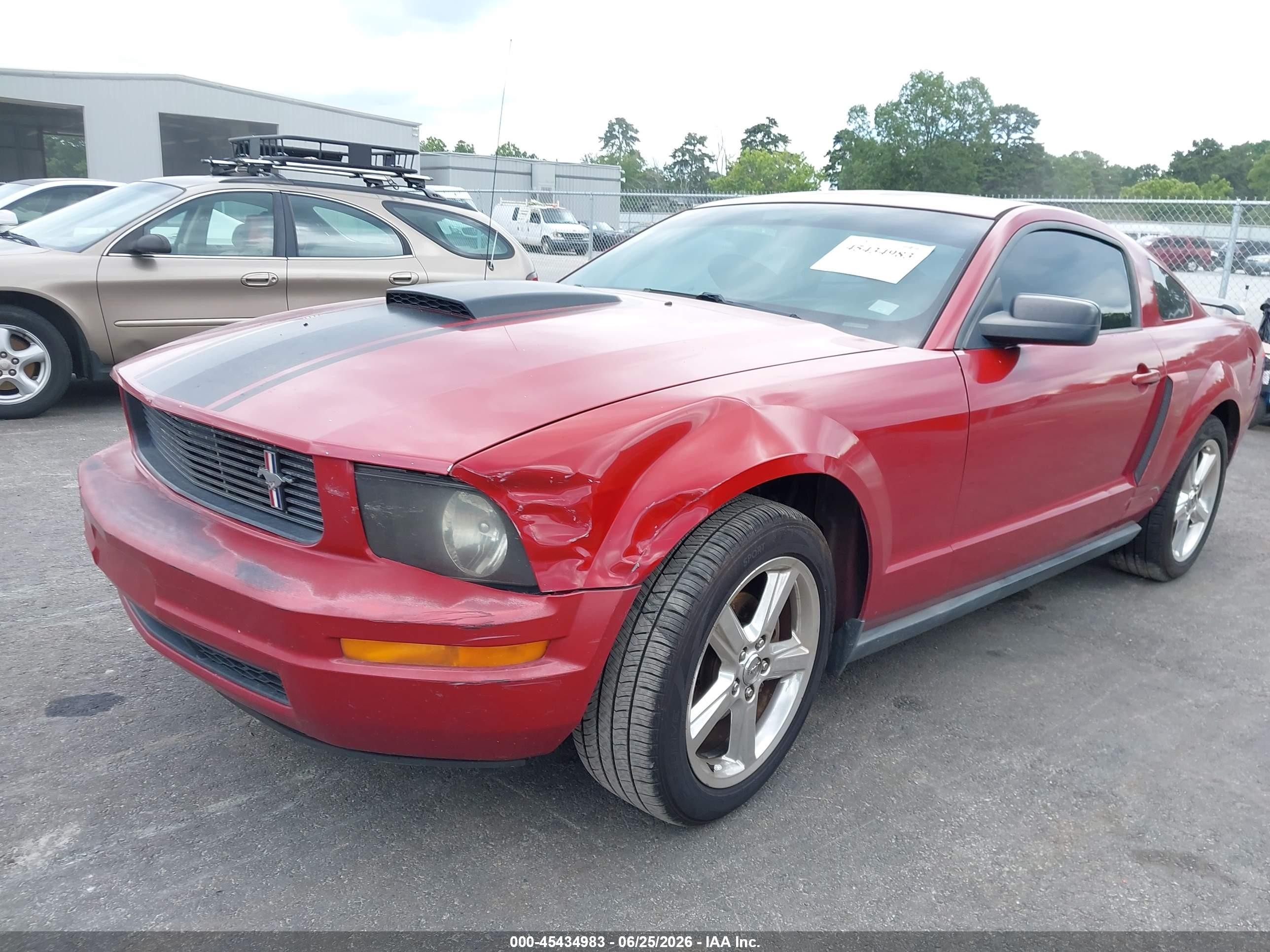2008 Ford Mustang V6 Deluxe/v6 Premium Red vin: 1ZVHT80N185185661