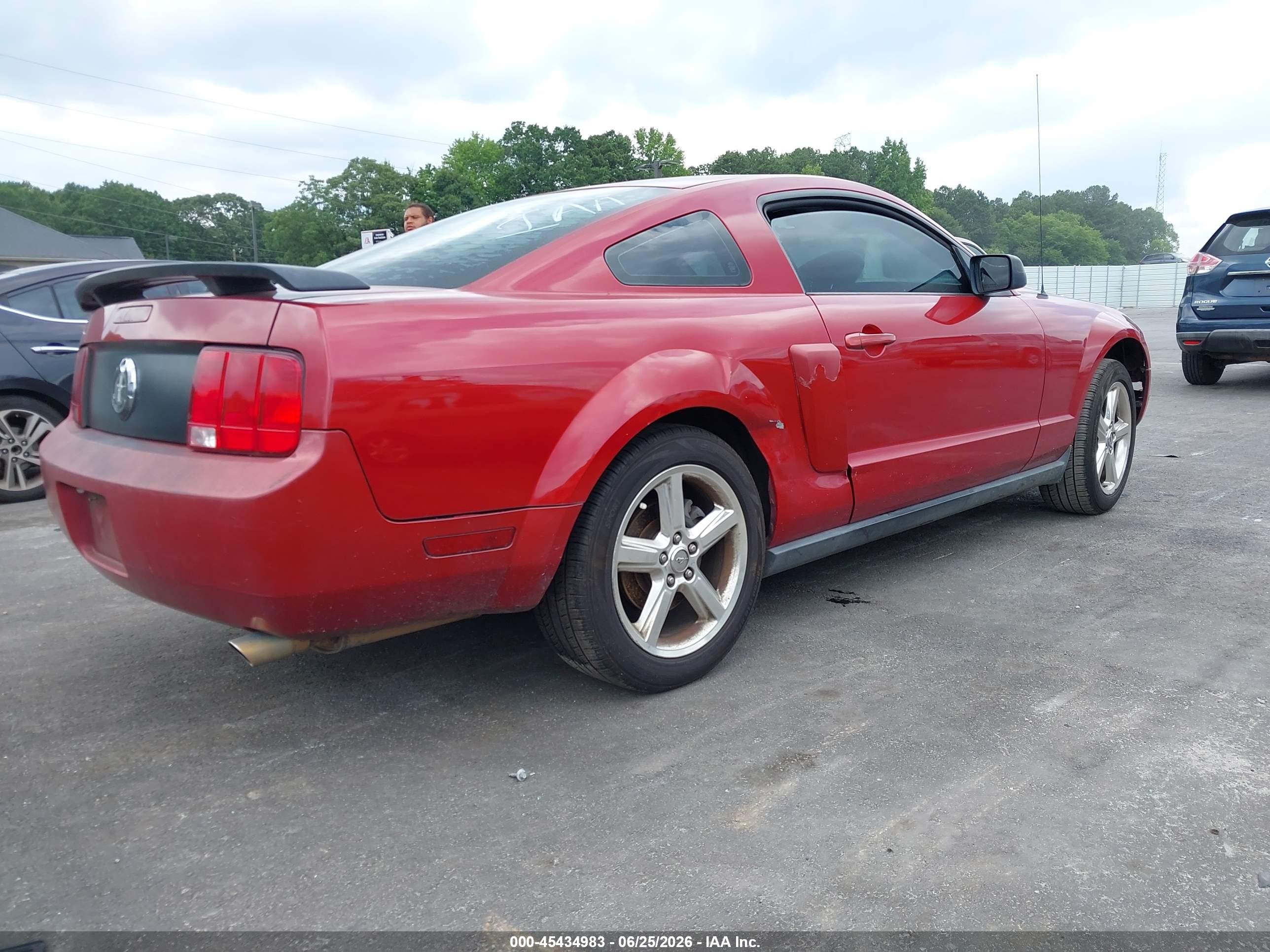 2008 Ford Mustang V6 Deluxe/v6 Premium Red vin: 1ZVHT80N185185661