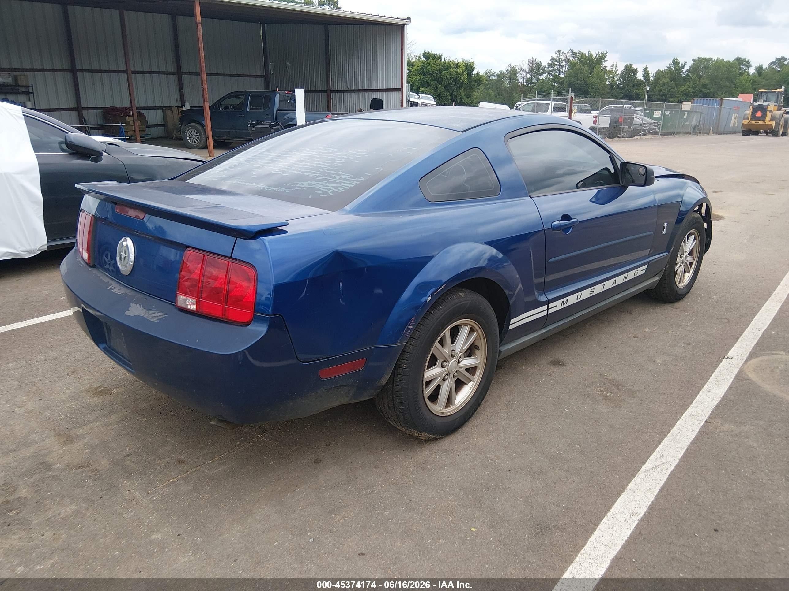 2008 Ford Mustang V6 Deluxe/v6 Premium Синий vin: 1ZVHT80N185208422
