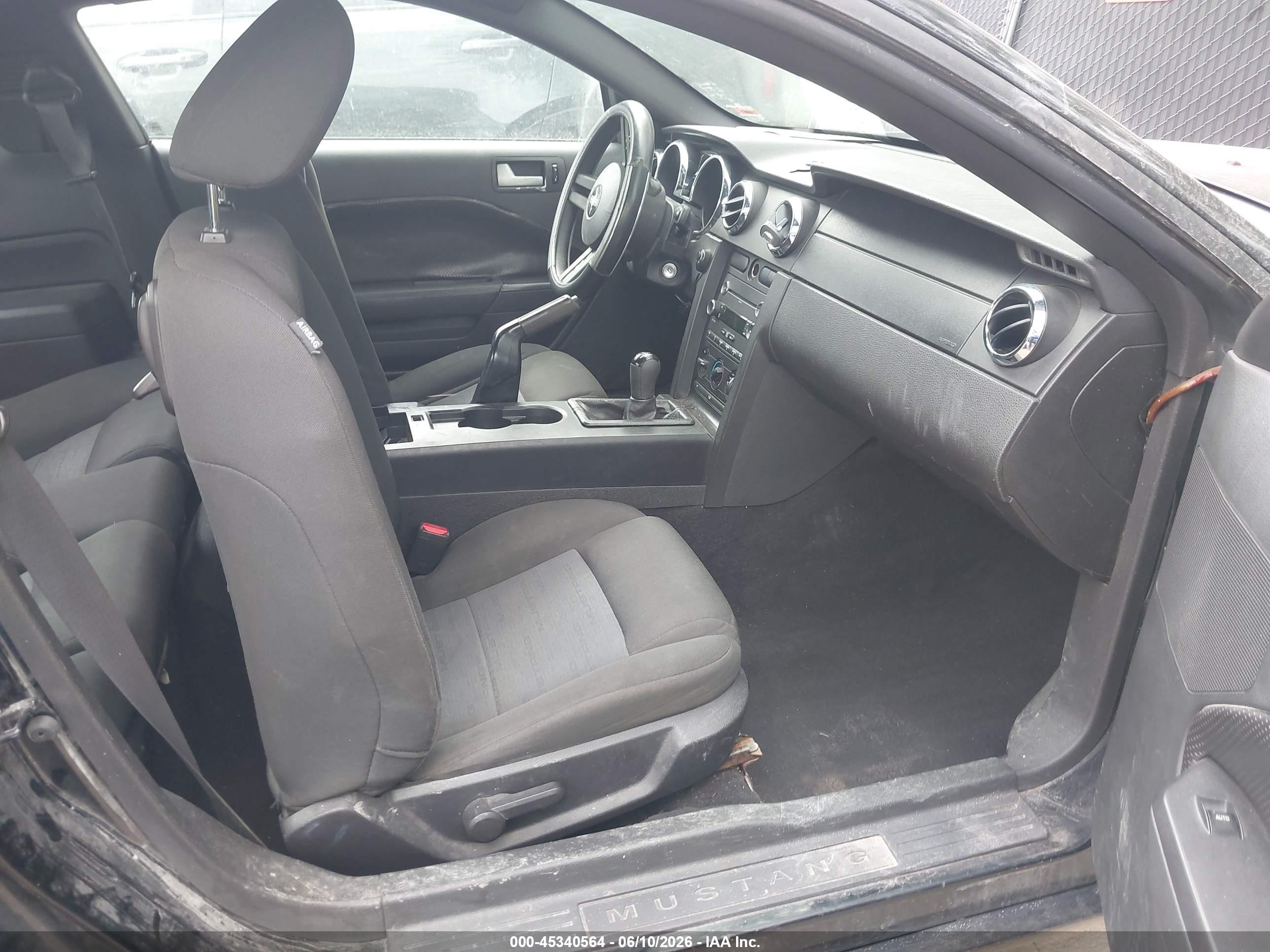 2009 Ford Mustang V6 Черный vin: 1ZVHT80N195102456